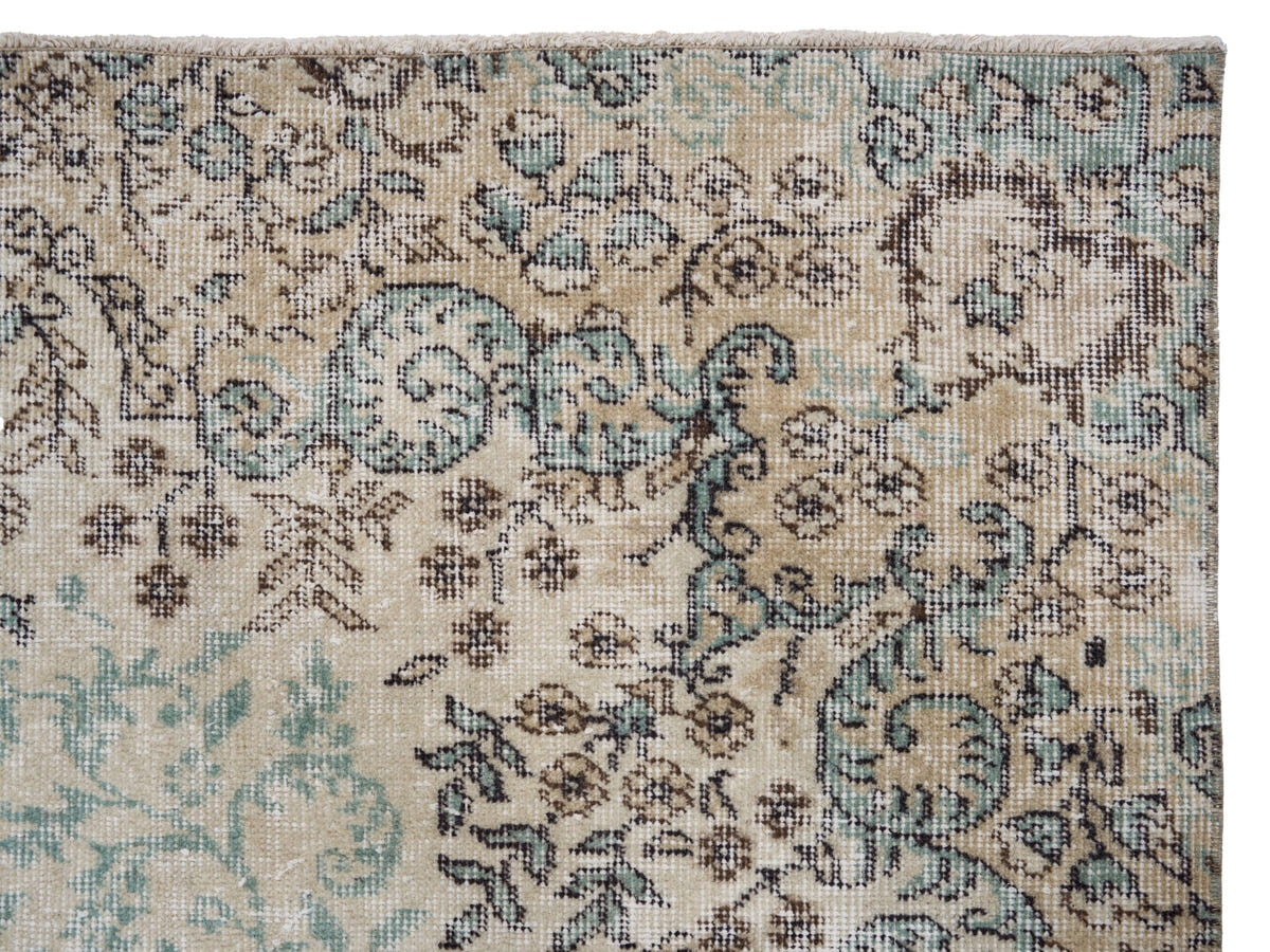 8111, Turkish Isparta Area Rug