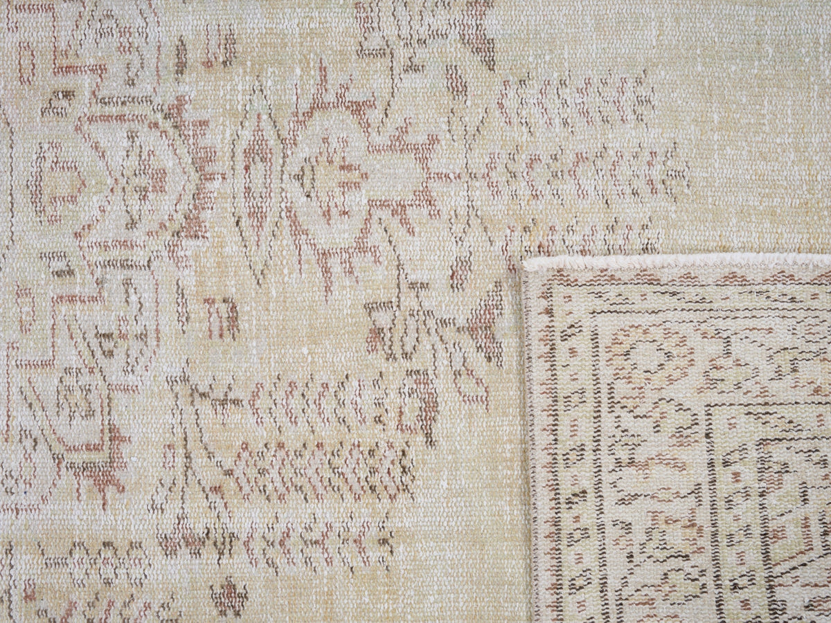 8128, Turkish Manisa Area Rug
