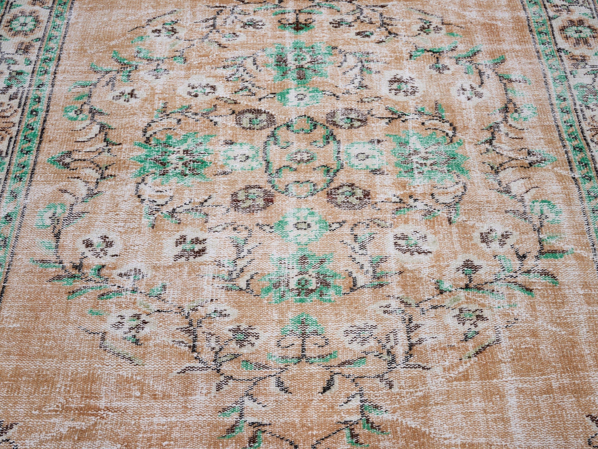 8083, Turkish Manisa Area Rug