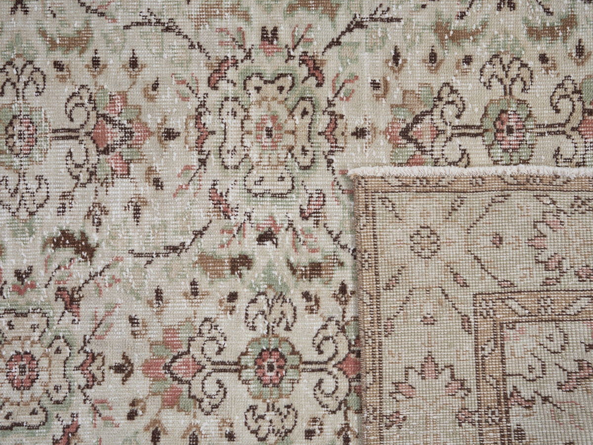 8092, Turkish Isparta Area Rug