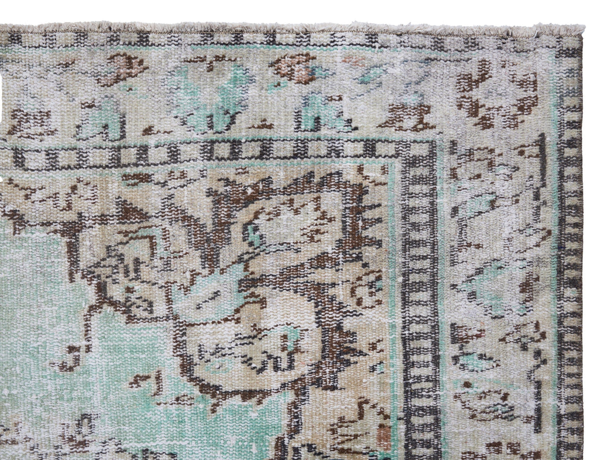 8152, Turkish Manisa Area Rug