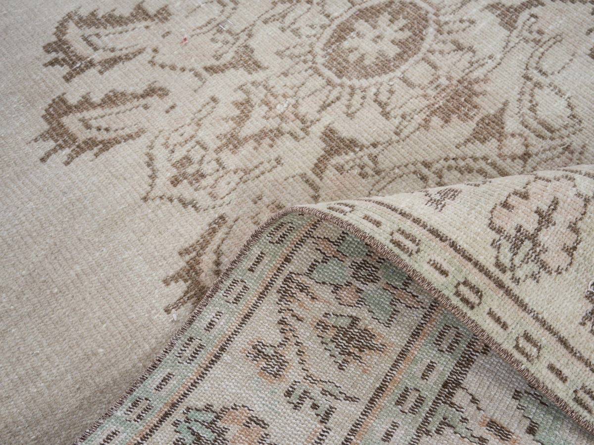 8214, Turkish Manisa Area Rug