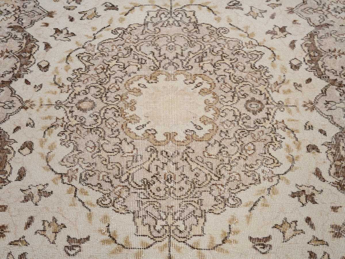 8136, Turkish Isparta Area Rug