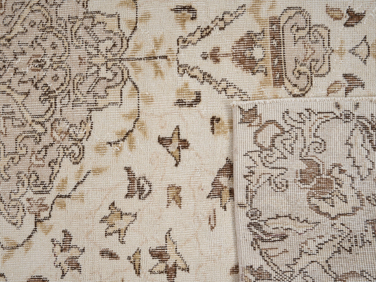 8136, Turkish Isparta Area Rug