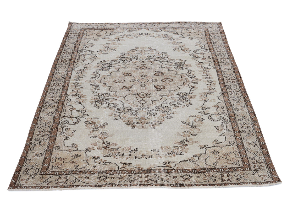 8022, Turkish Isparta Area Rug