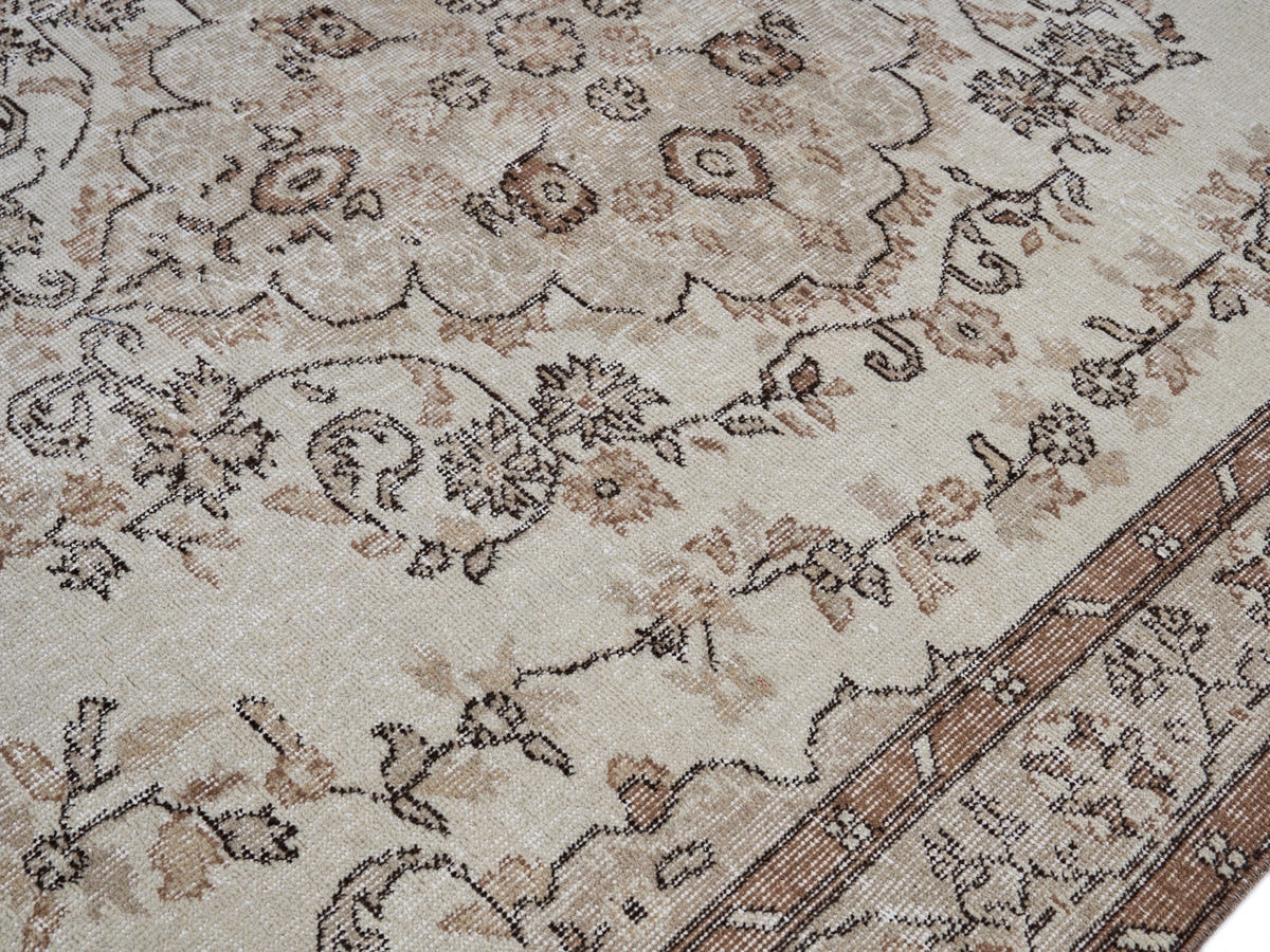 8022, Turkish Isparta Area Rug