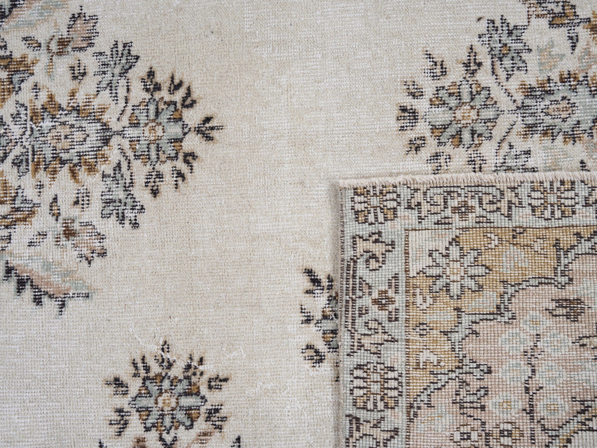 8091, Turkish Isparta Area Rug