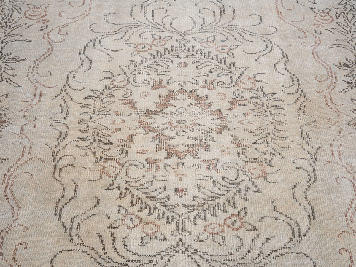 8209, Turkish Manisa Area Rug