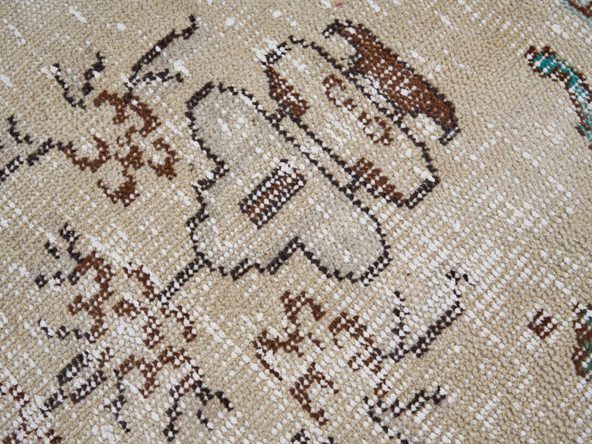 8226, Turkish Manisa Area Rug