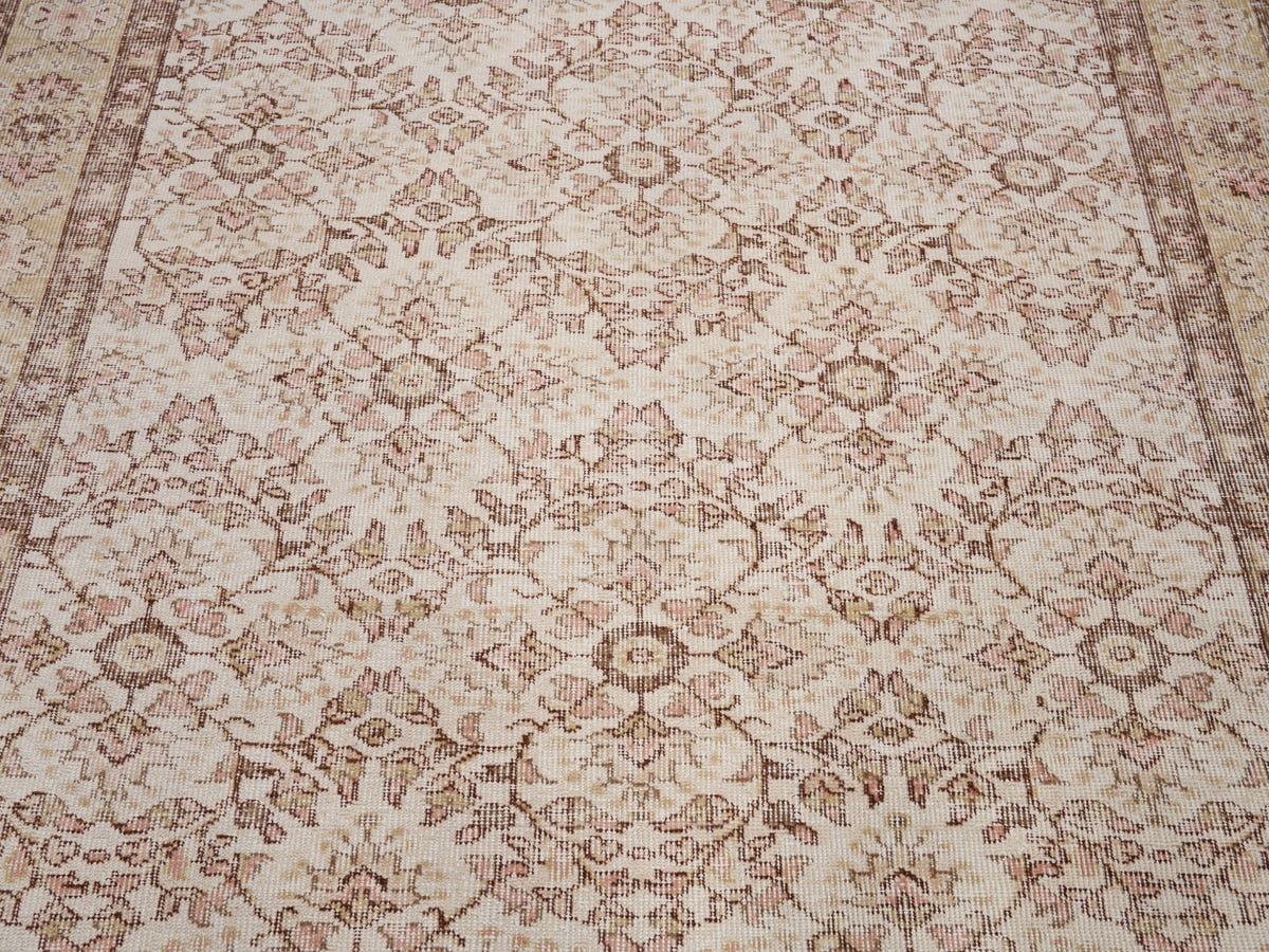 8138, Turkish Isparta Area Rug