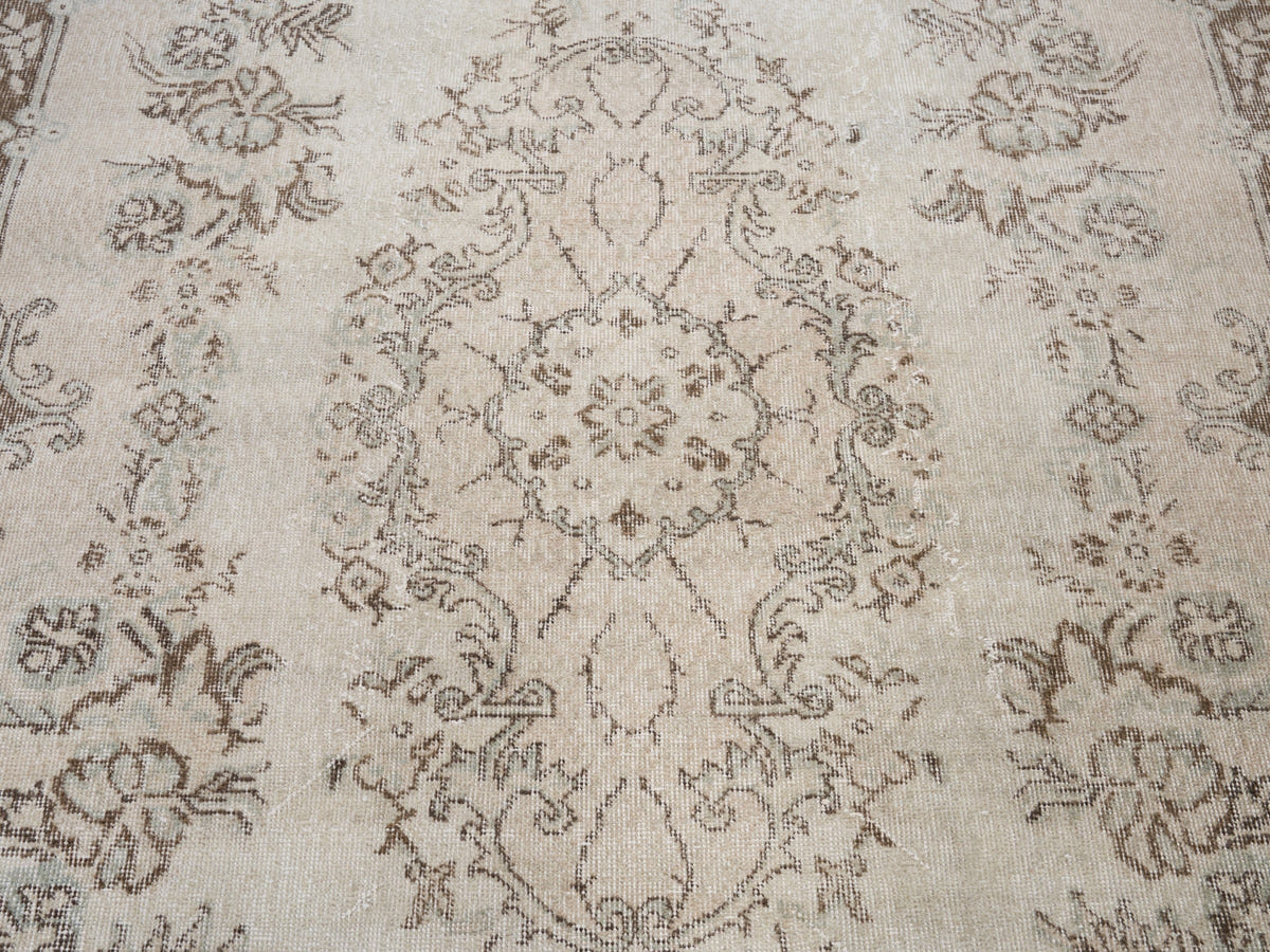 8223, Turkish Isparta Area Rug