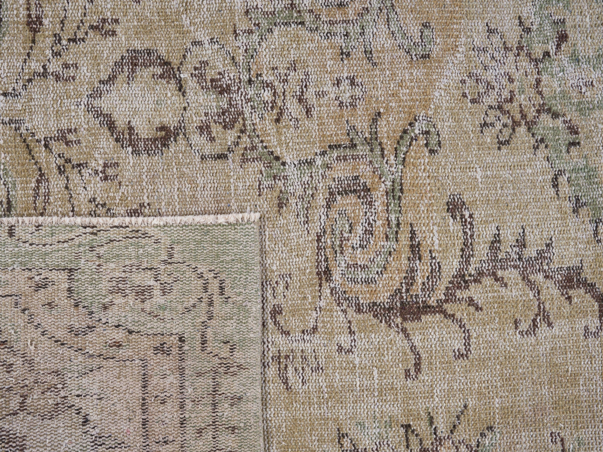 8016, Turkish Manisa Area Rug