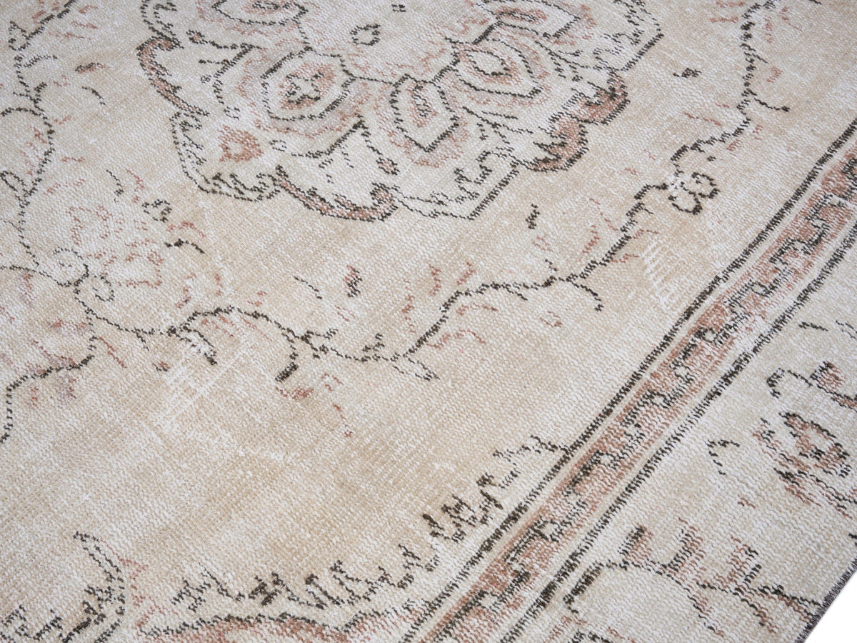 8180, Turkish Manisa Area Rug