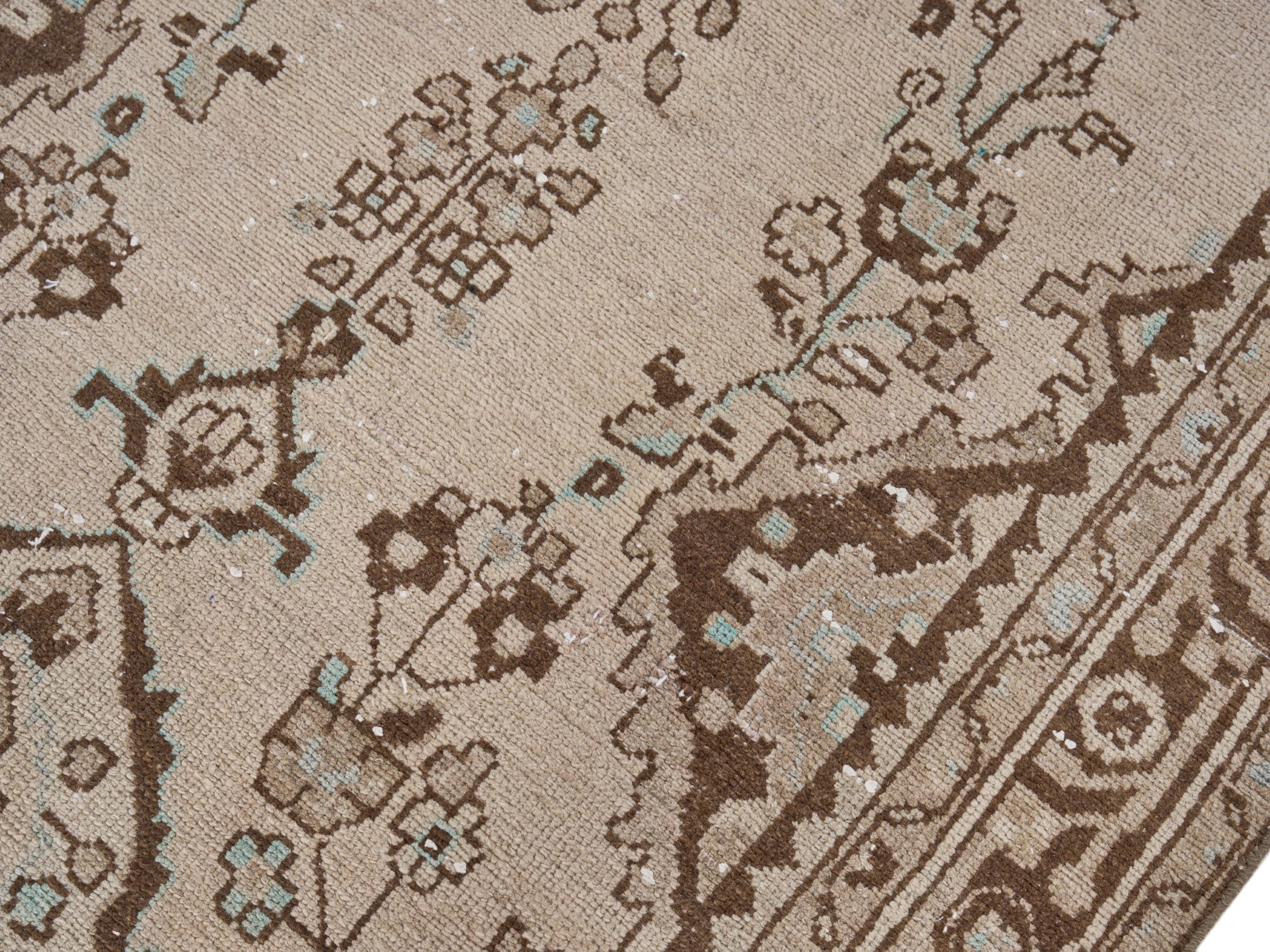 Persian Hamedan runner rug in cream and fawn, view 5 of 10