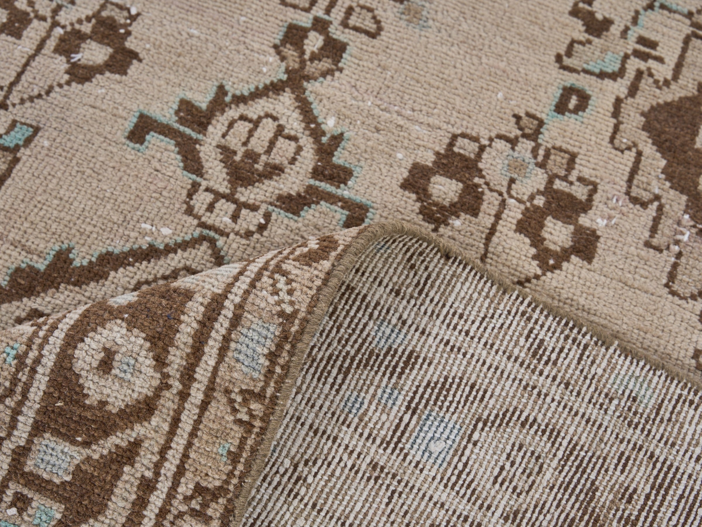 Persian Hamedan runner rug in cream and fawn, view 9 of 10