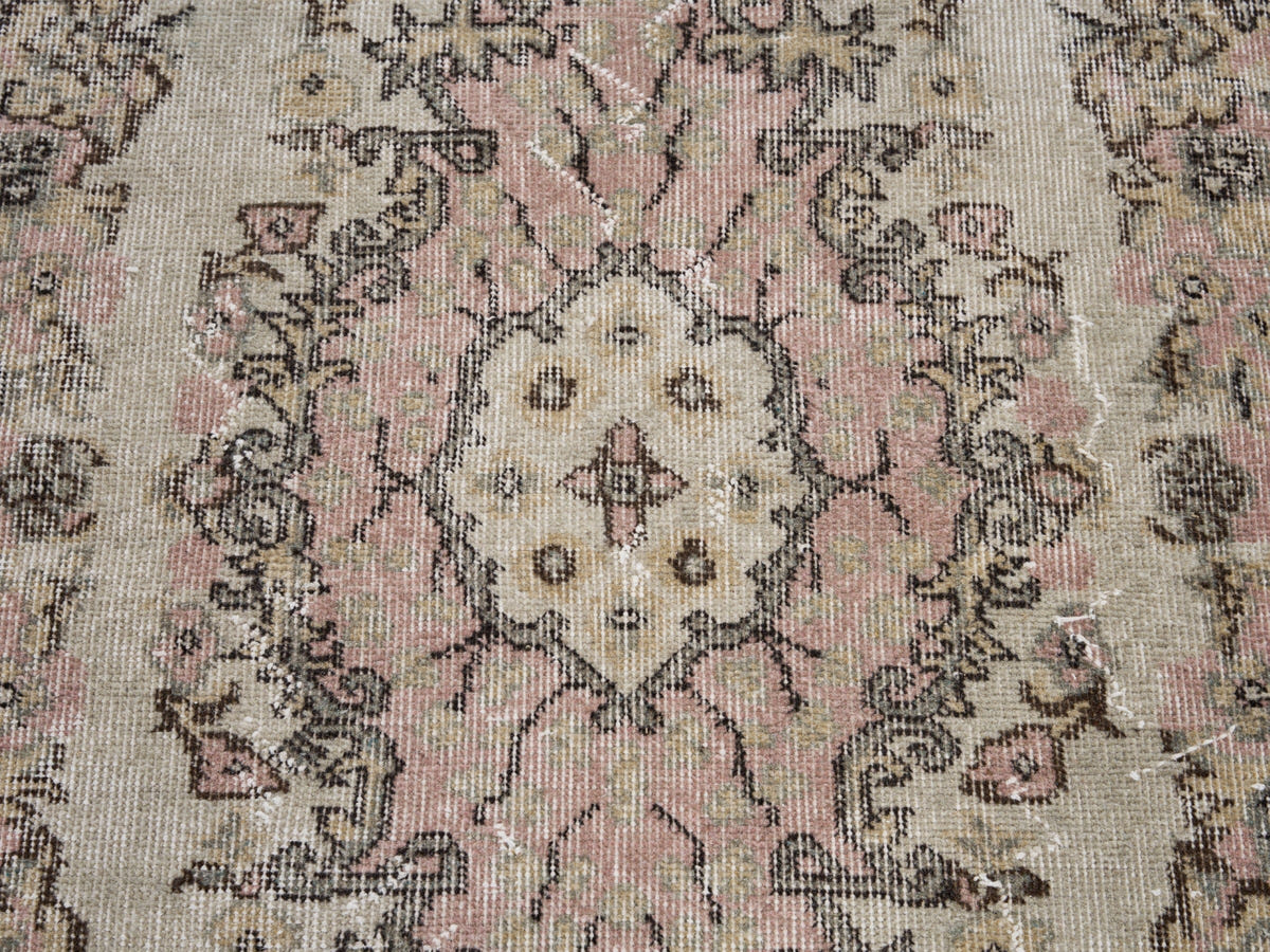 8206, Turkish Isparta Area Rug