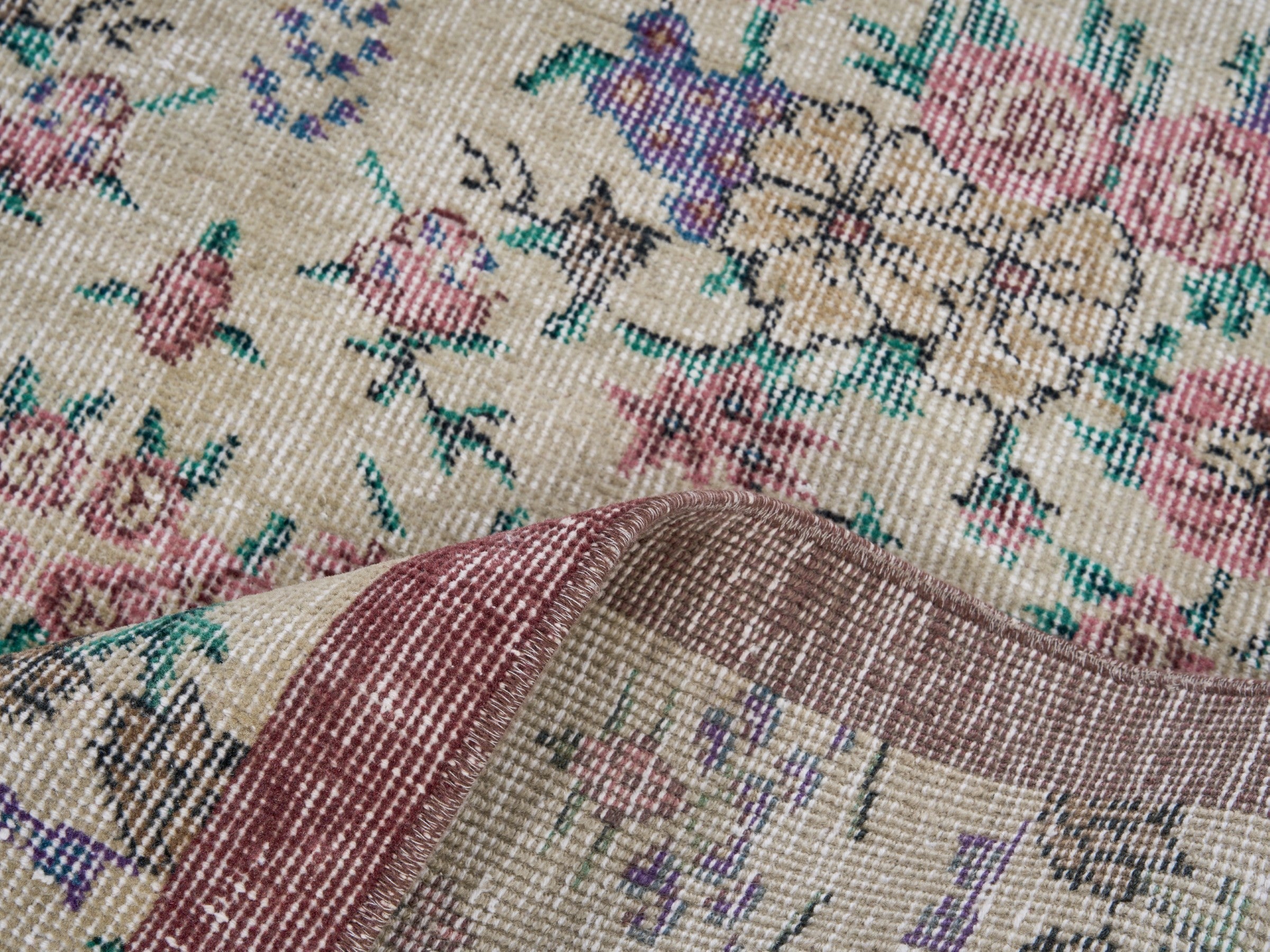 Turkish Isparta accent rug in cream and rose, view 9 of 10