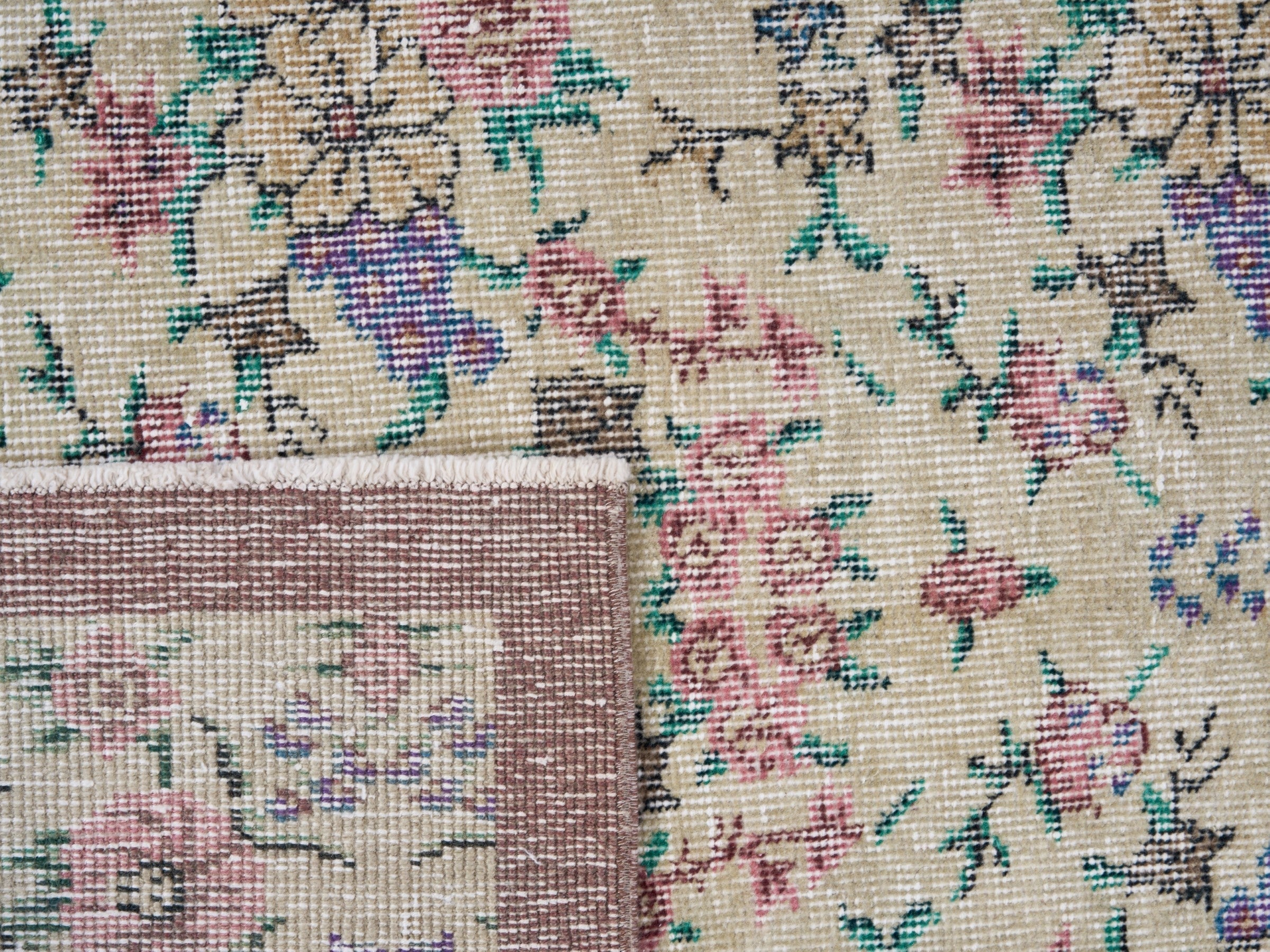Turkish Isparta accent rug in cream and rose, view 10 of 10