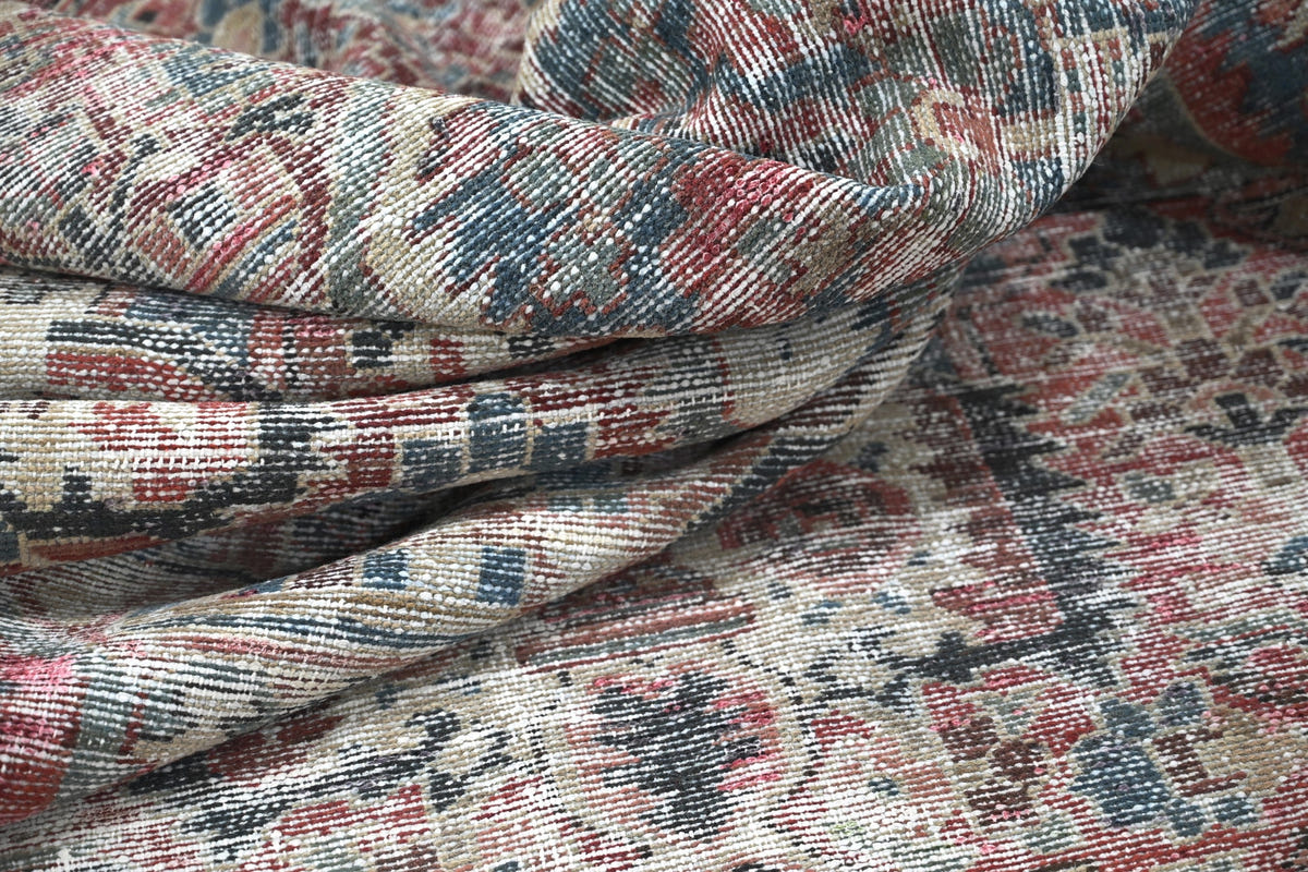 10001, Persian Bakhtiari Oversized Rug