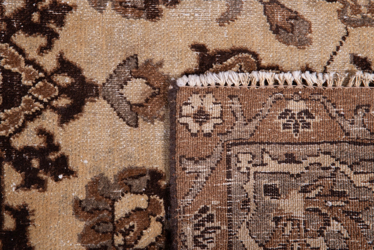 1005, Persian Kashan Area Rug