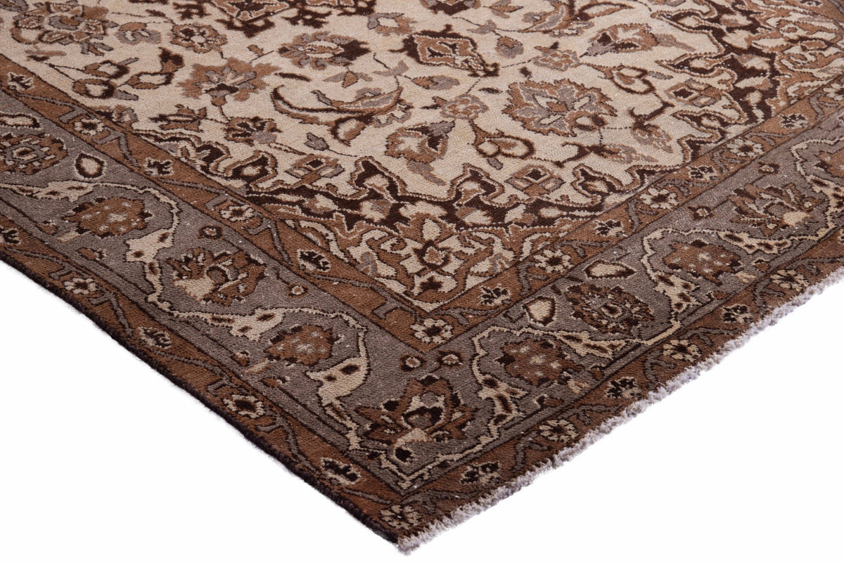 1005, Persian Kashan Area Rug