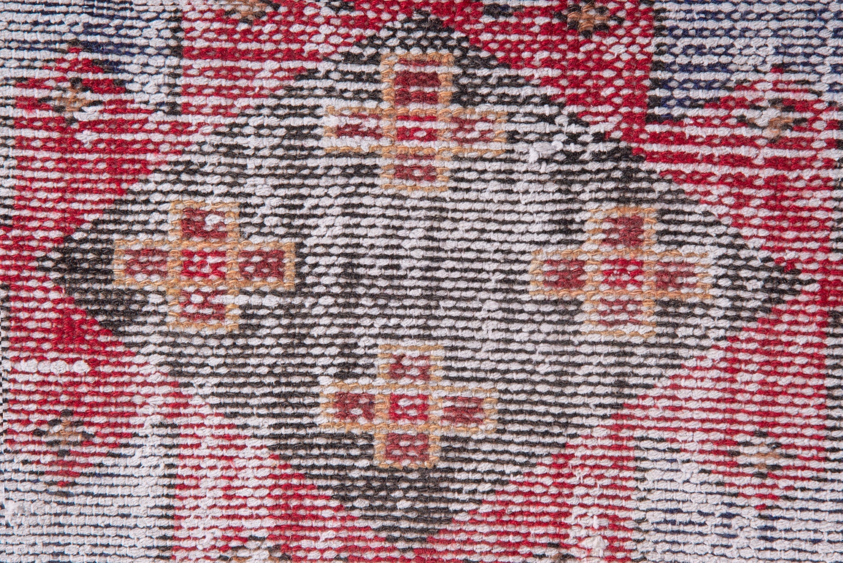 Persian Zanjan accent rug in cream and deep red, view 14 of 15