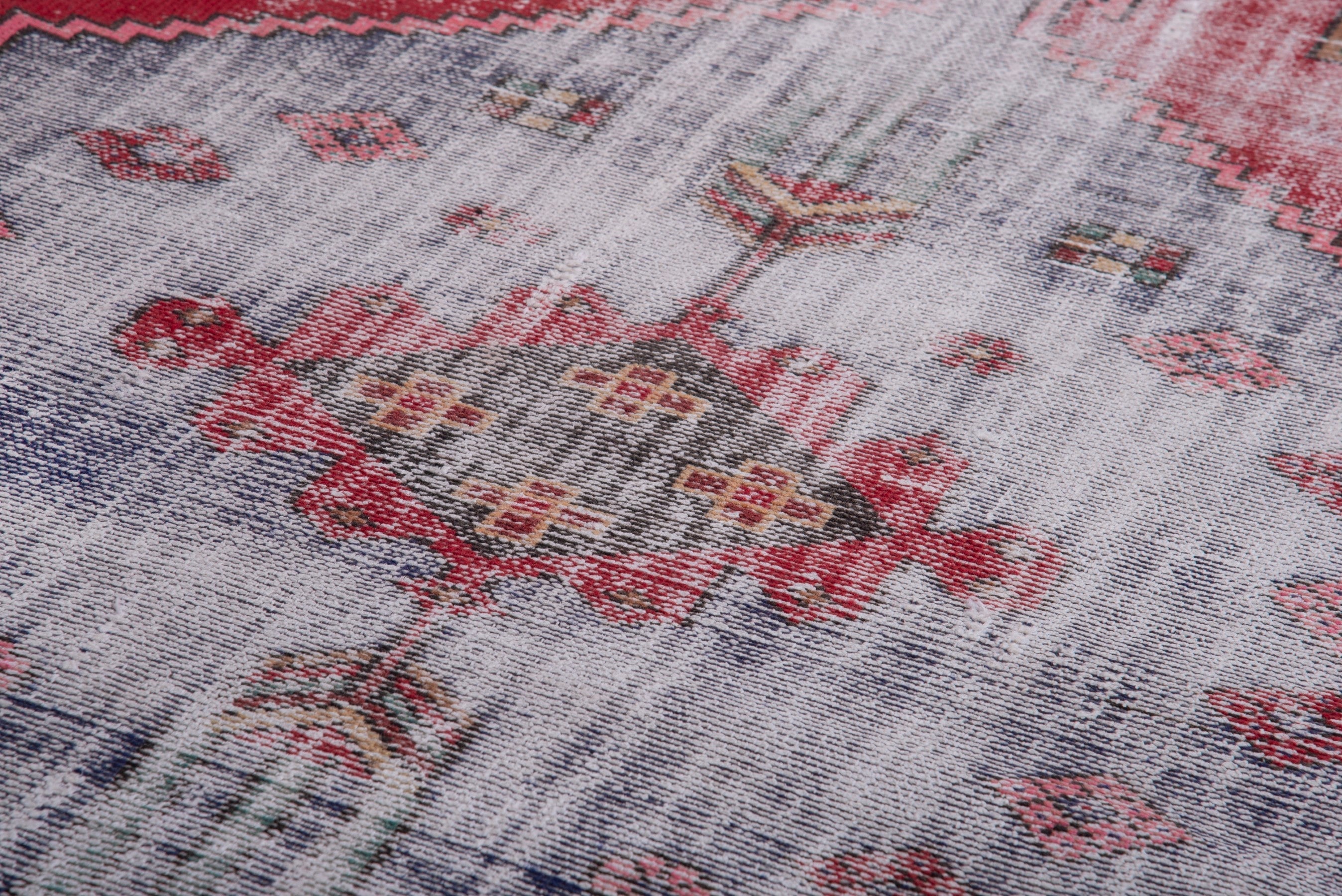 Persian Zanjan accent rug in cream and deep red, view 9 of 15