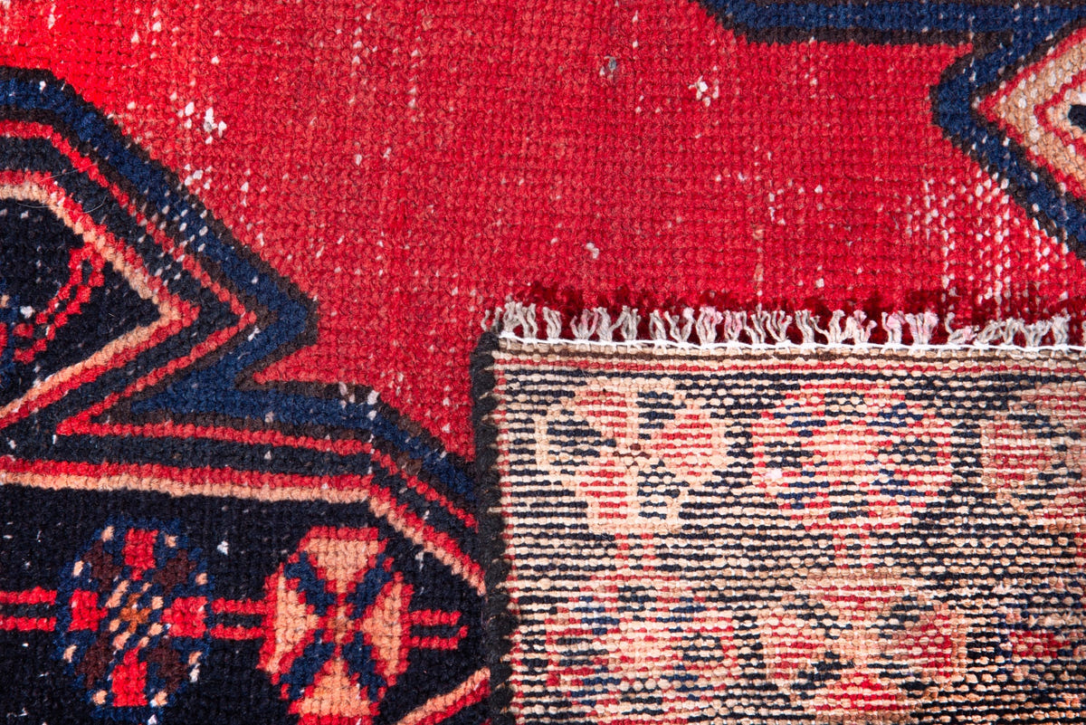 1039, Persian Saveh Area Rug