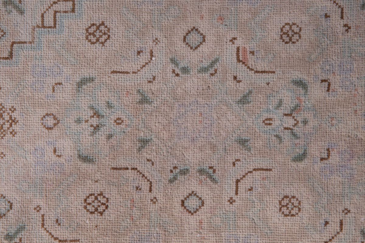 1086, Persian Tabriz Area Rug