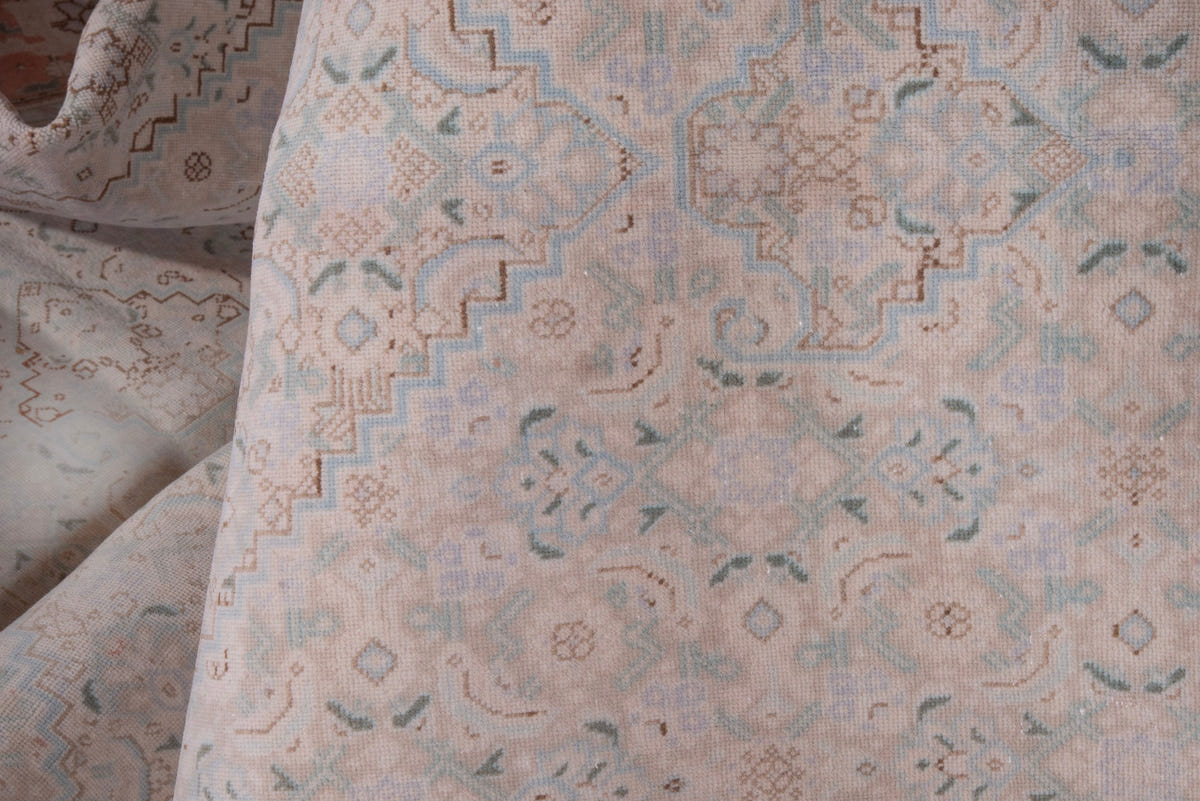 1086, Persian Tabriz Area Rug