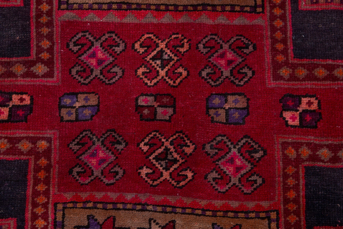 1546, Persian Ardabil Runner Rug