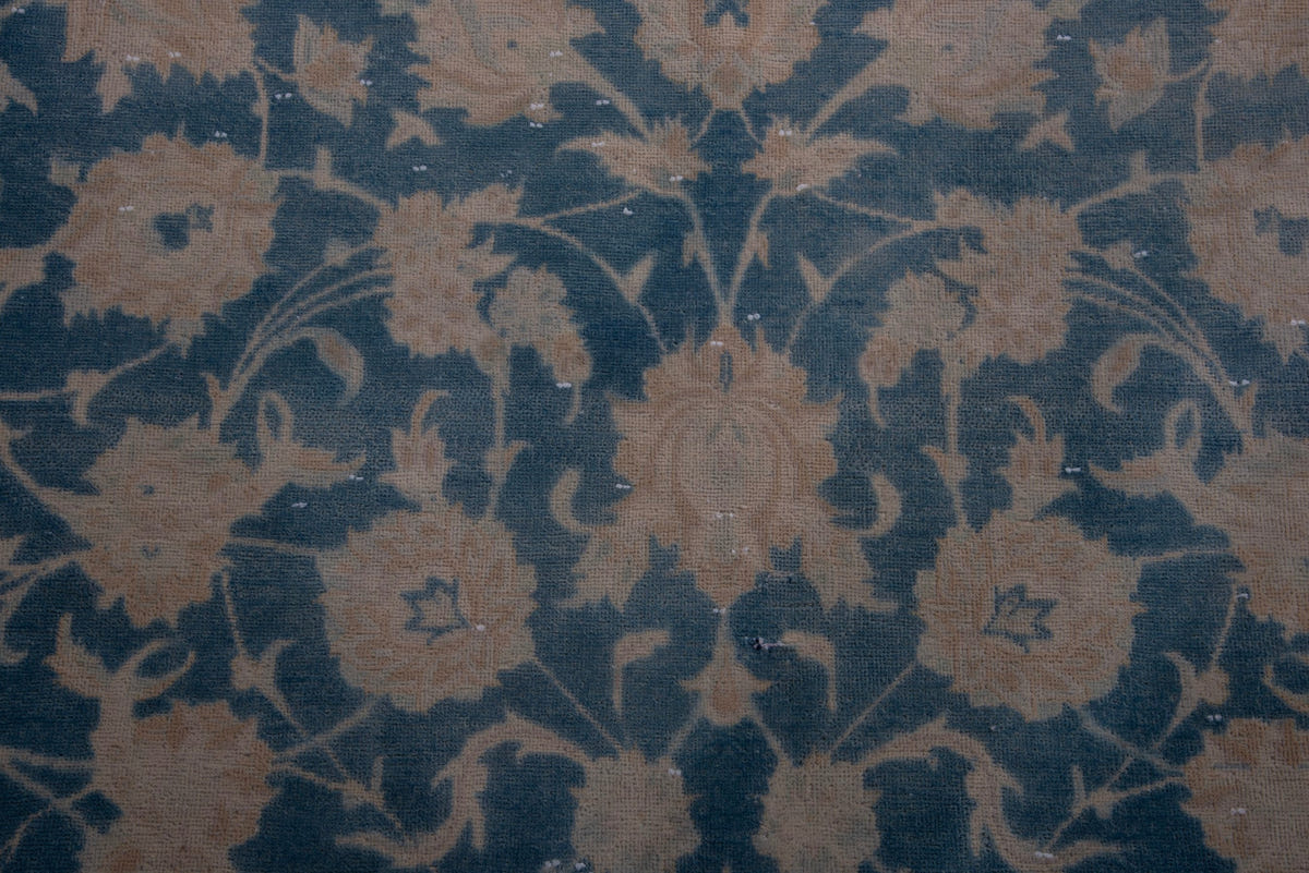 1661, Persian Kashan Oversized Rug