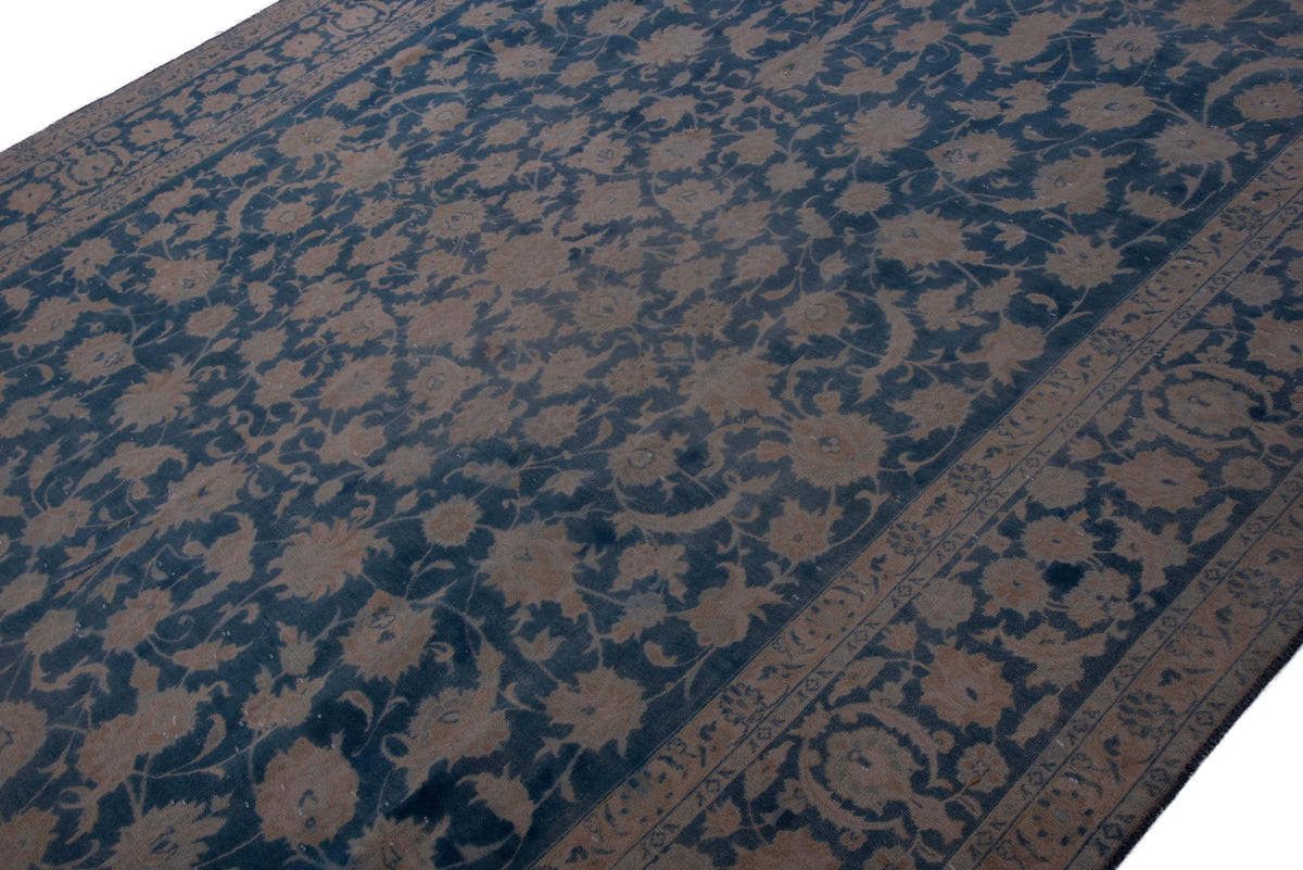 1661, Persian Kashan Oversized Rug