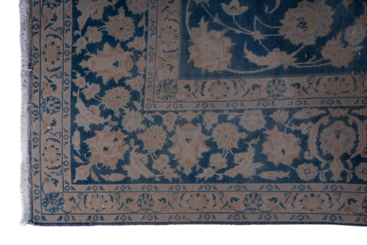 1661, Persian Kashan Oversized Rug