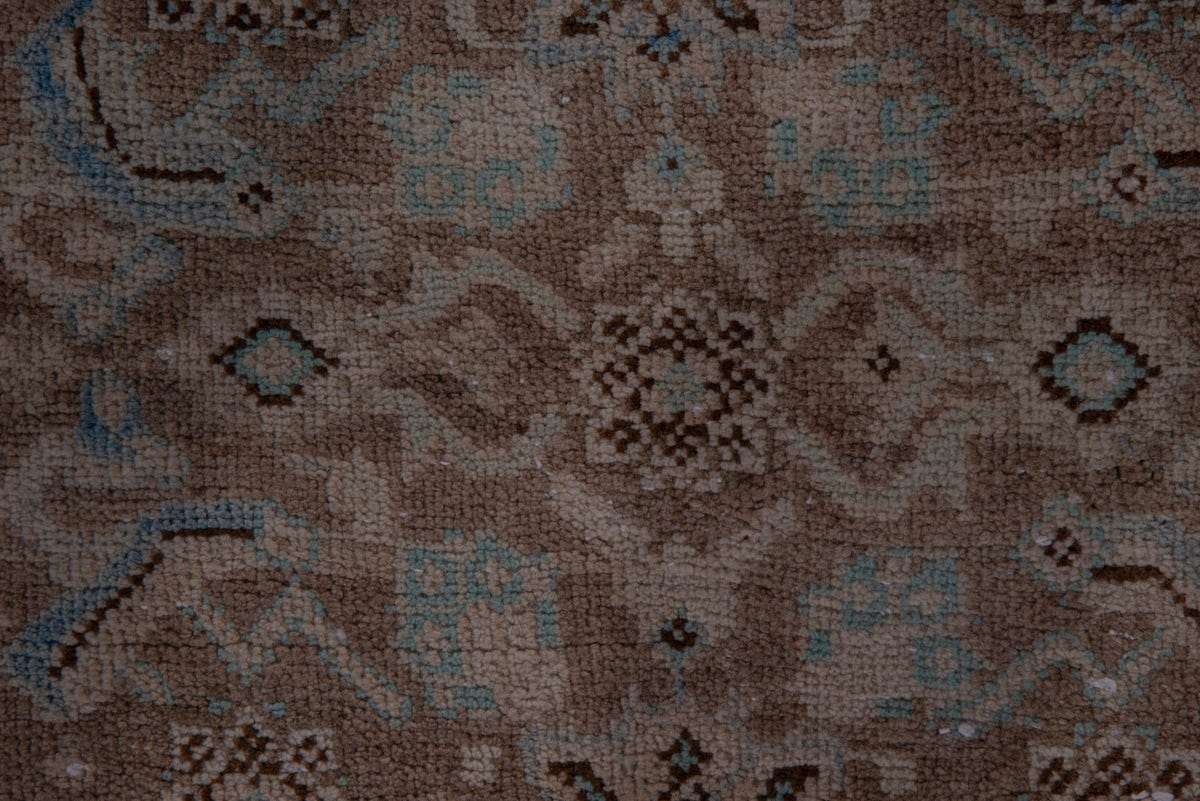 1663, Persian Mahal Oversized Rug