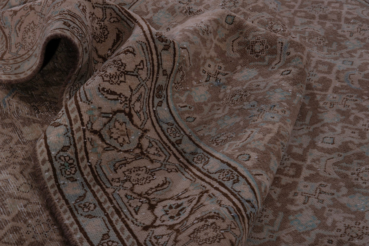 1663, Persian Mahal Oversized Rug