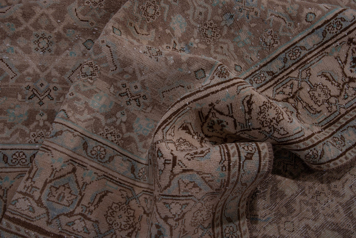 1663, Persian Mahal Oversized Rug