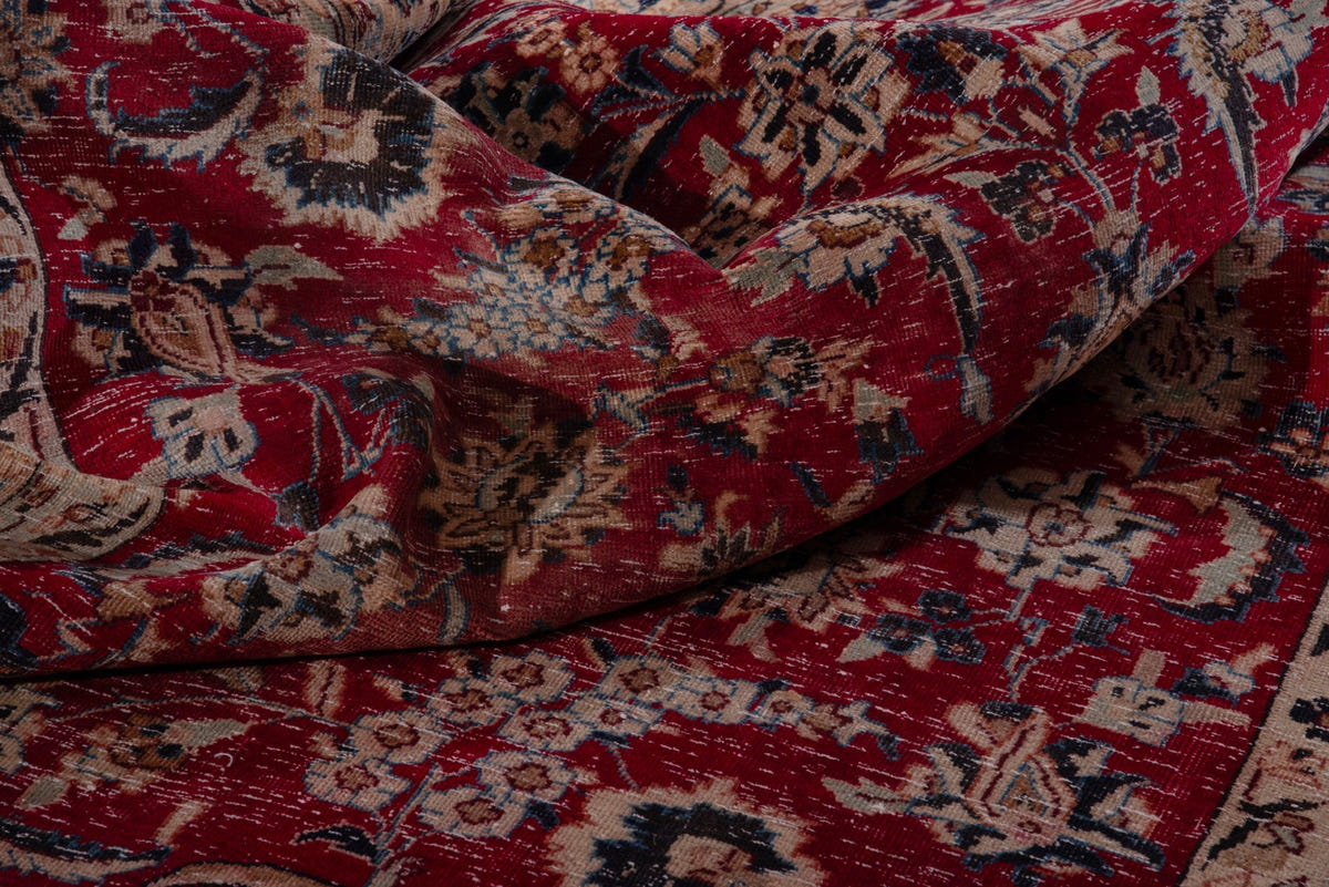 1669, Persian Nain Area Rug