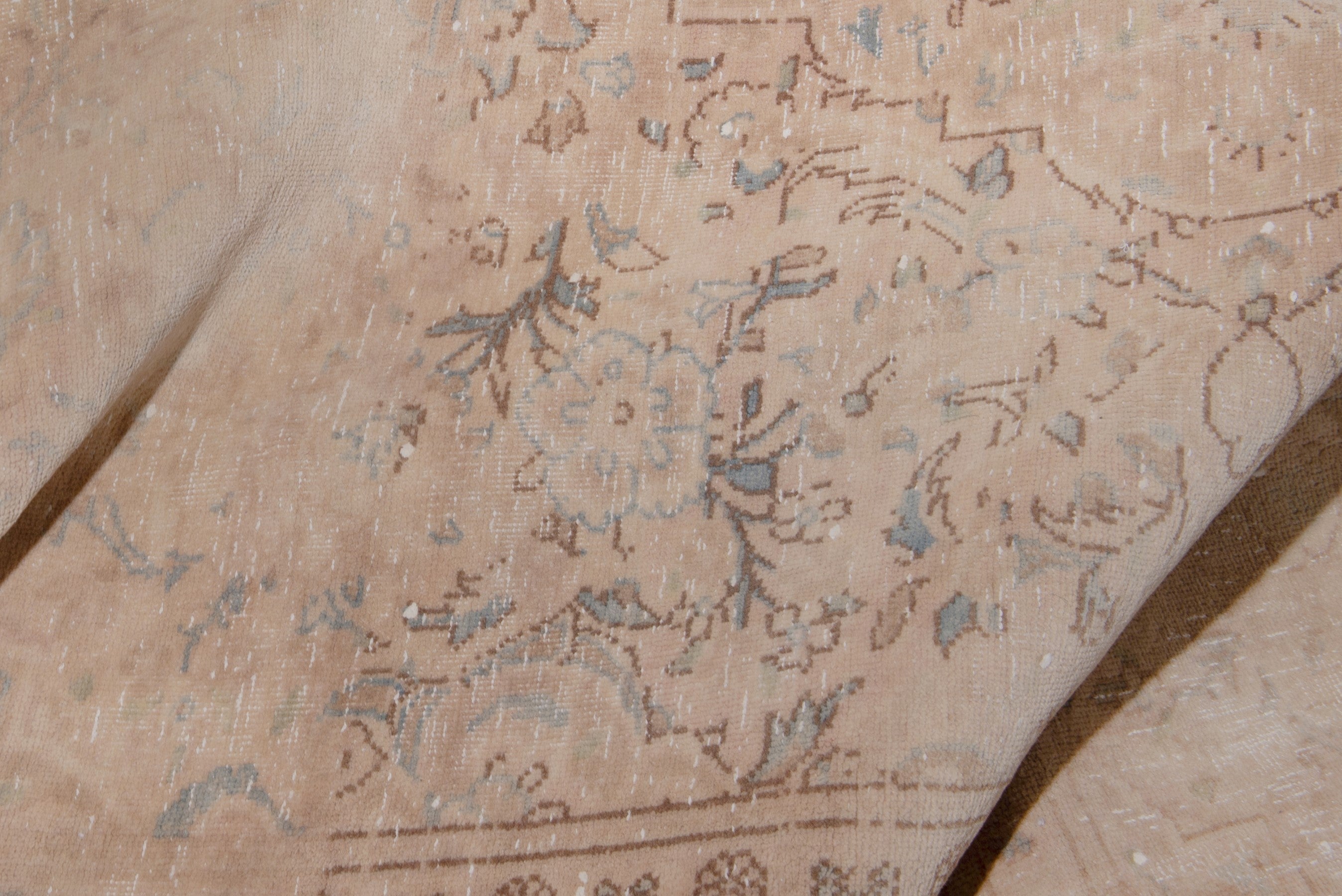 Persian Kashan area rug in muted pink and dusty rose, view 17 of 22