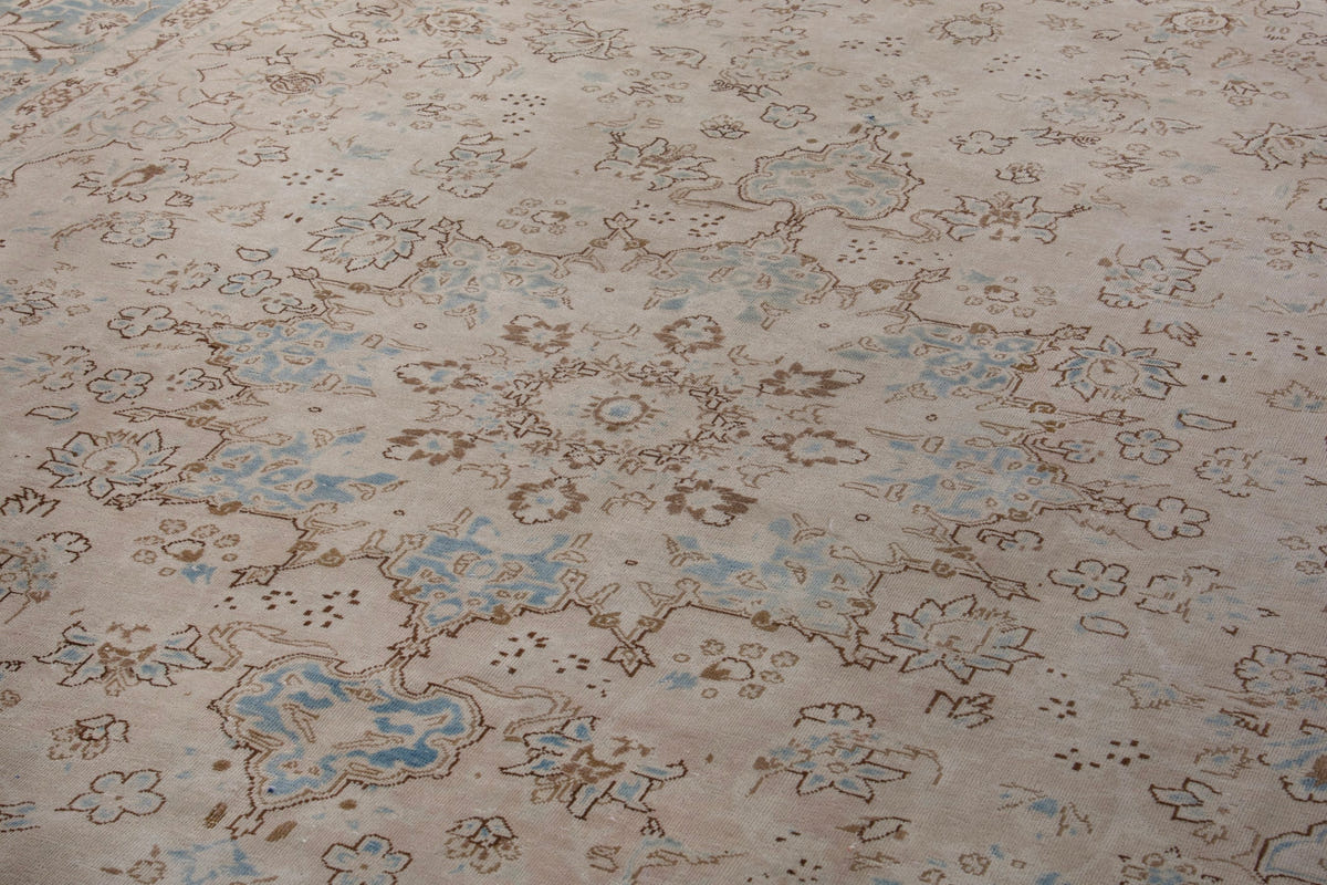 2052, Persian Najafabad Oversized Rug