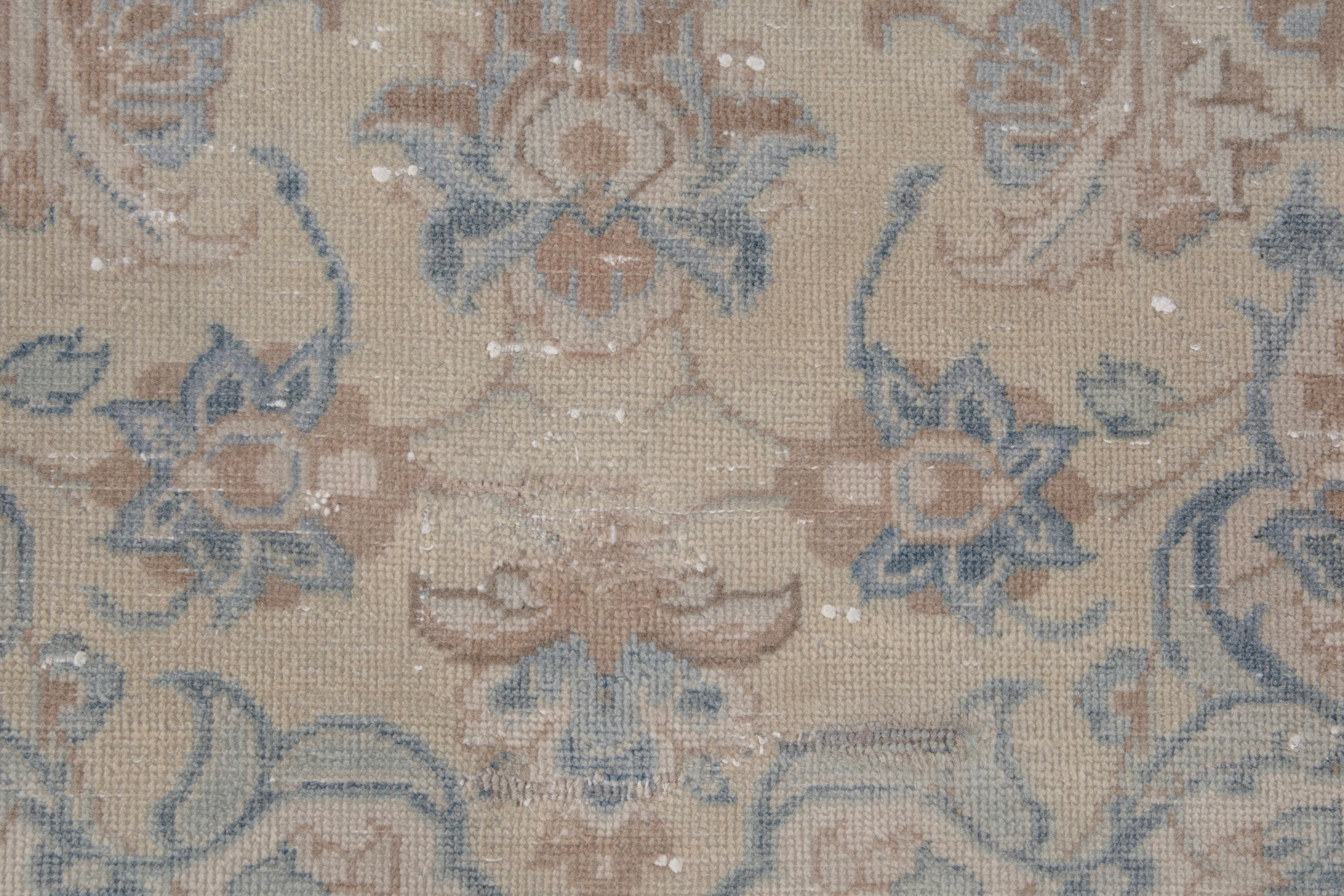 Persian Najafabad area rug in beige and muted pink, view 13 of 20