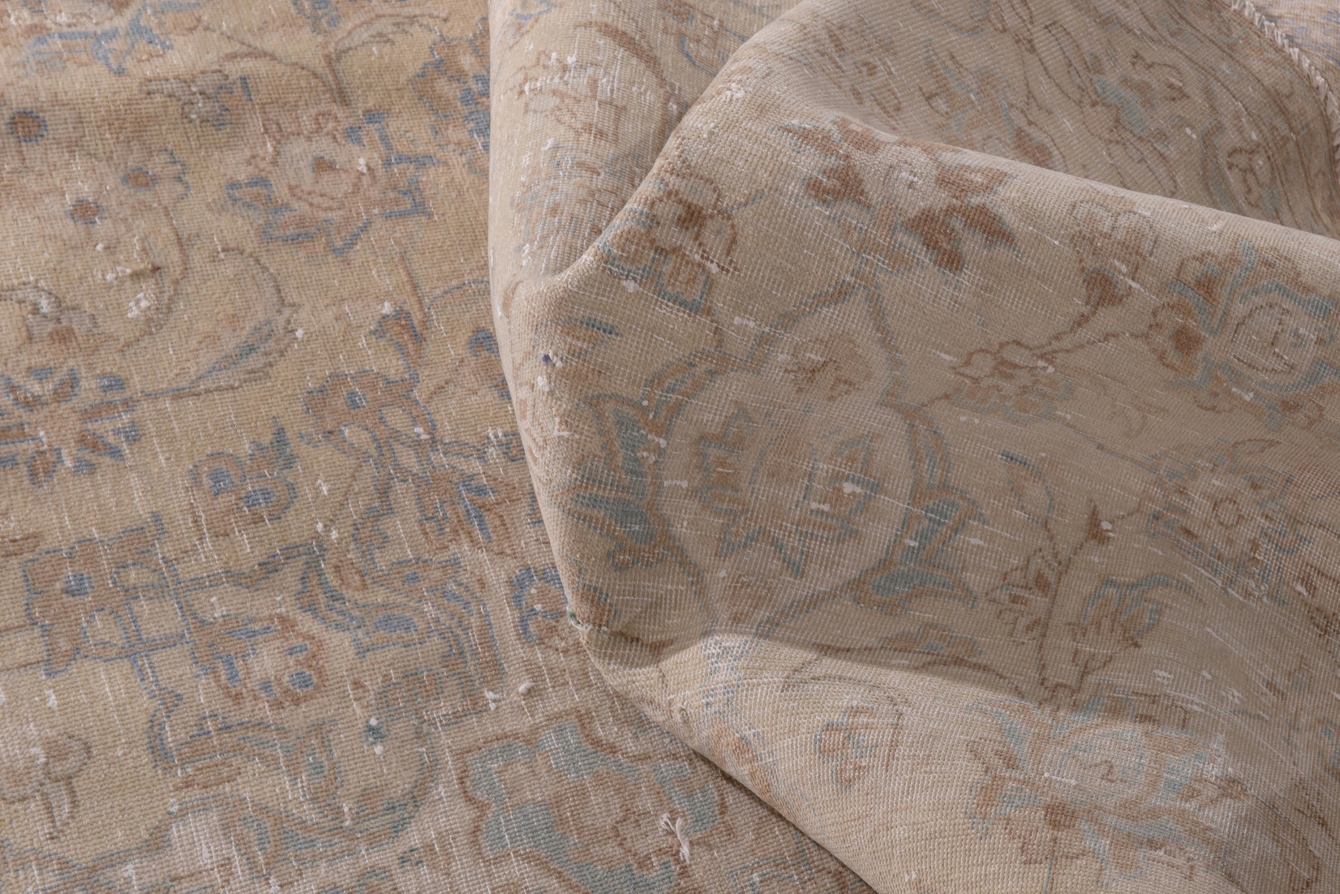 Persian Najafabad area rug in beige and muted pink, view 19 of 20