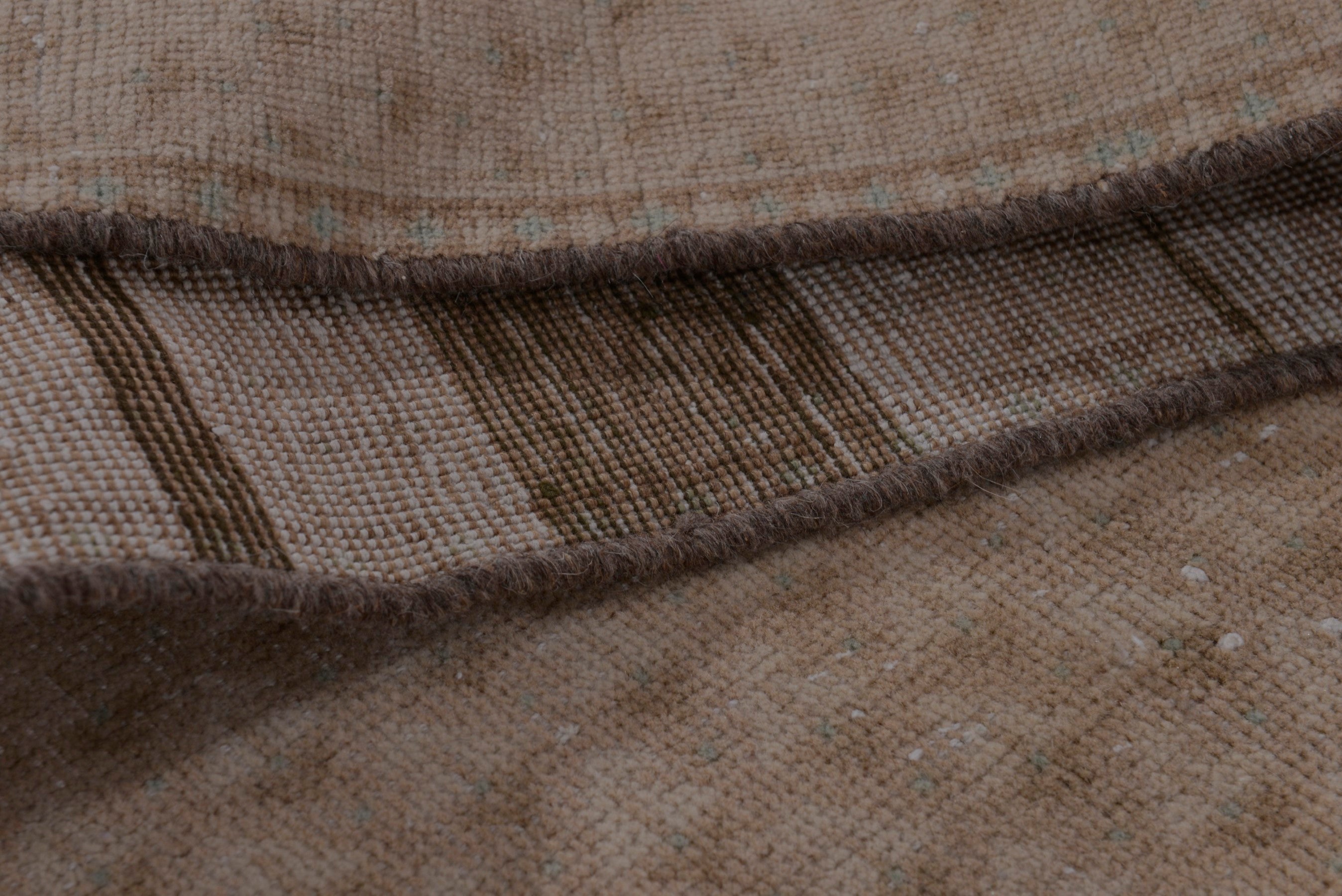 Persian Arak accent rug in taupe, view 15 of 18