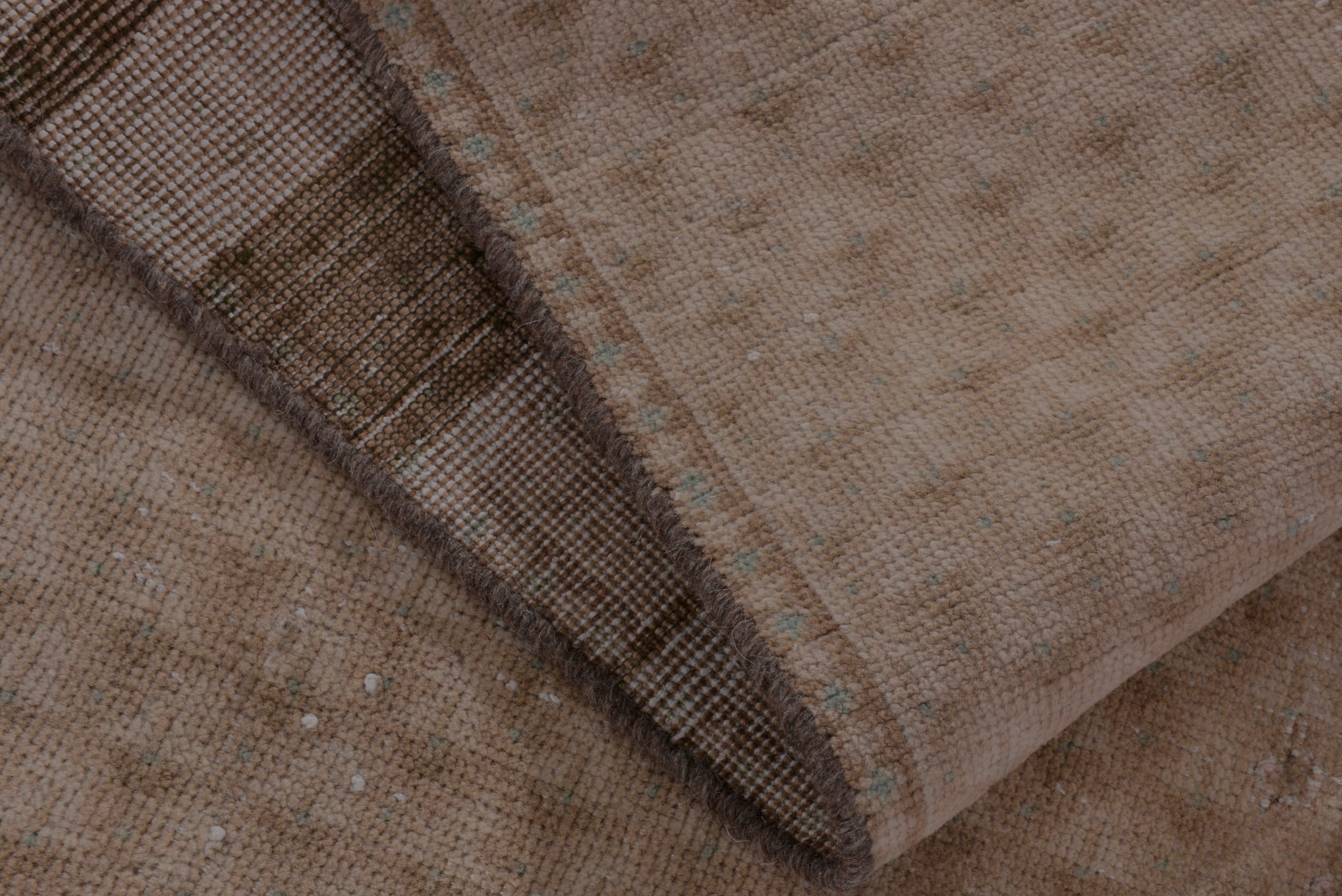 Persian Arak accent rug in taupe, view 17 of 18