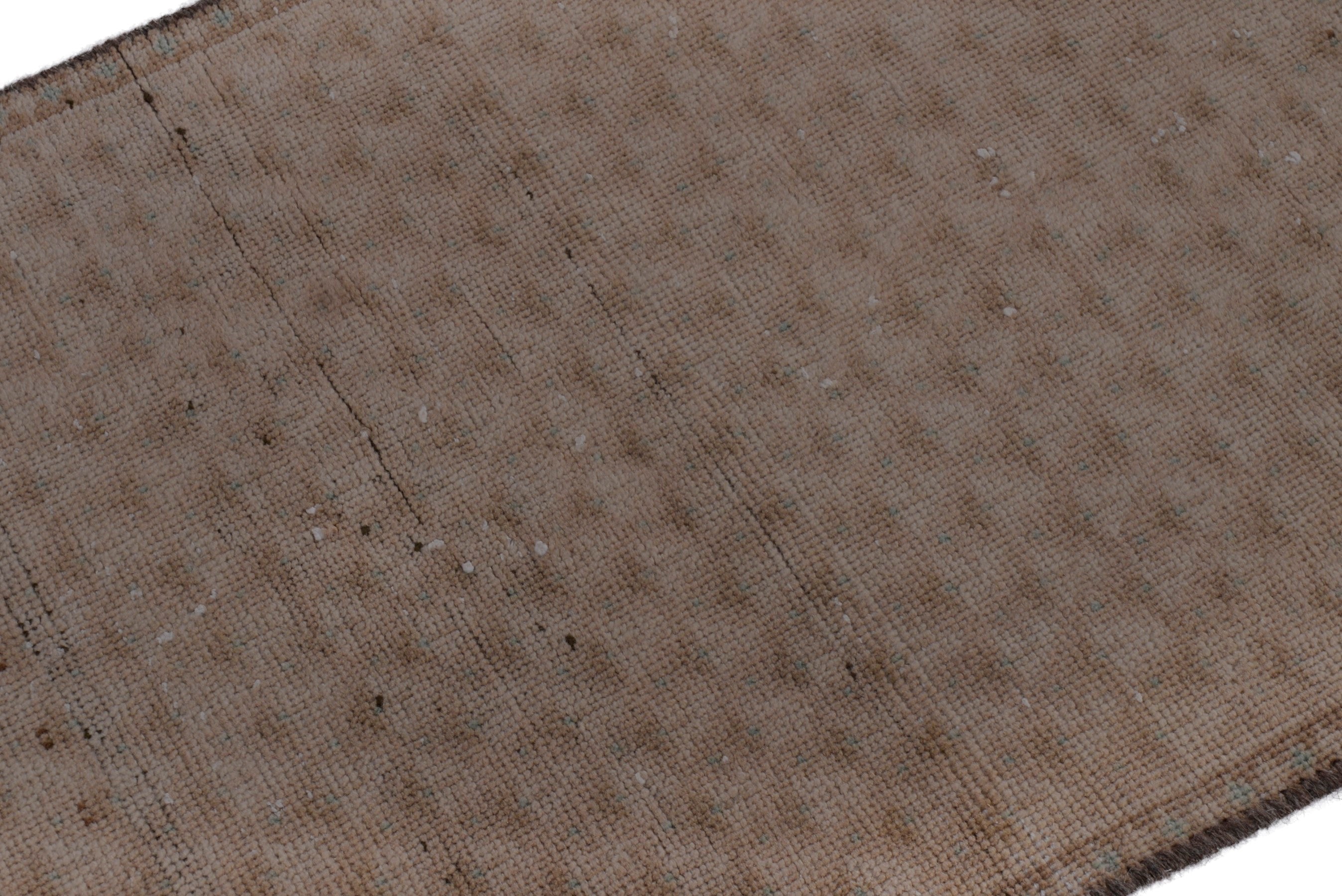 Persian Arak accent rug in taupe, view 6 of 18