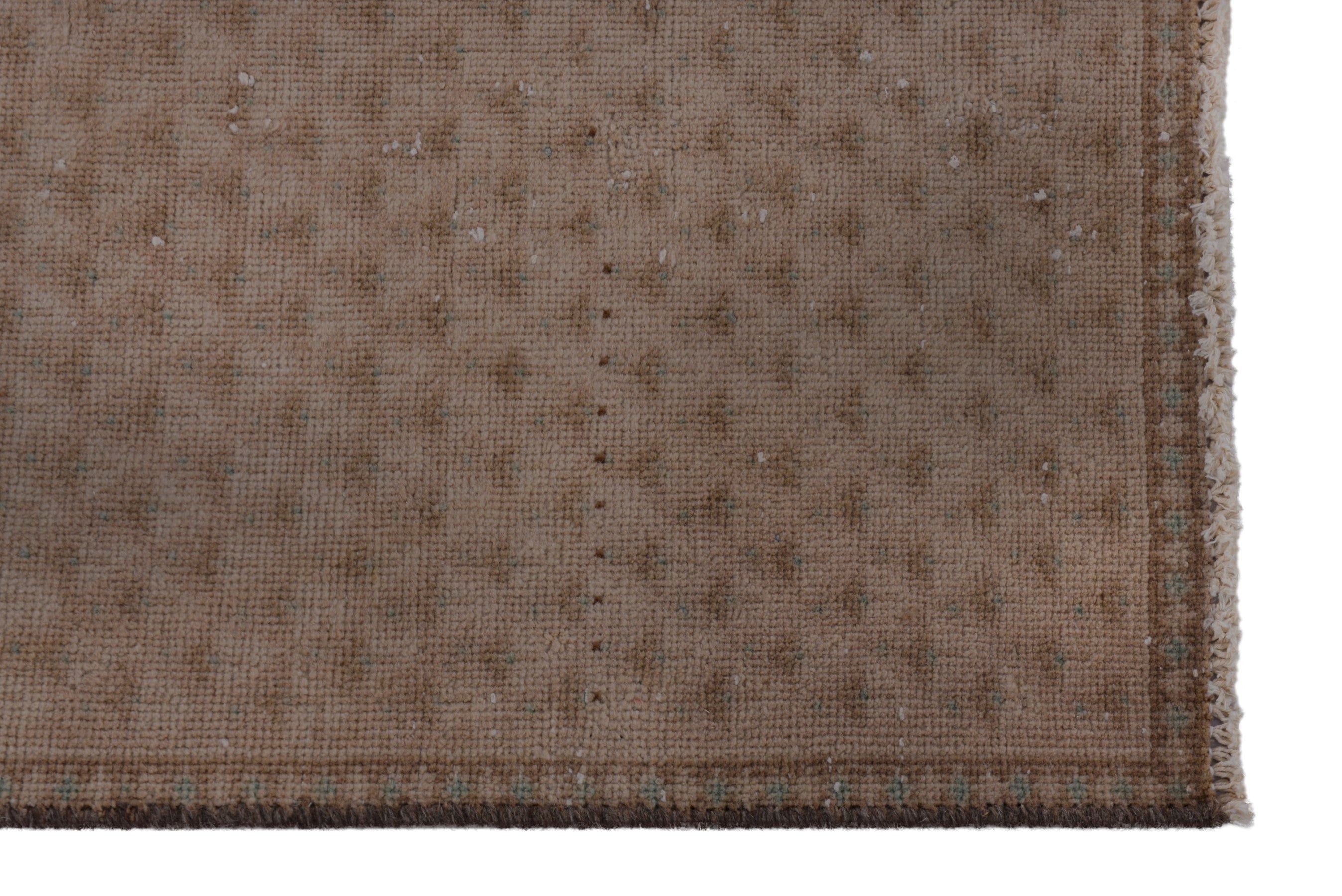 Persian Arak accent rug in taupe, view 5 of 18