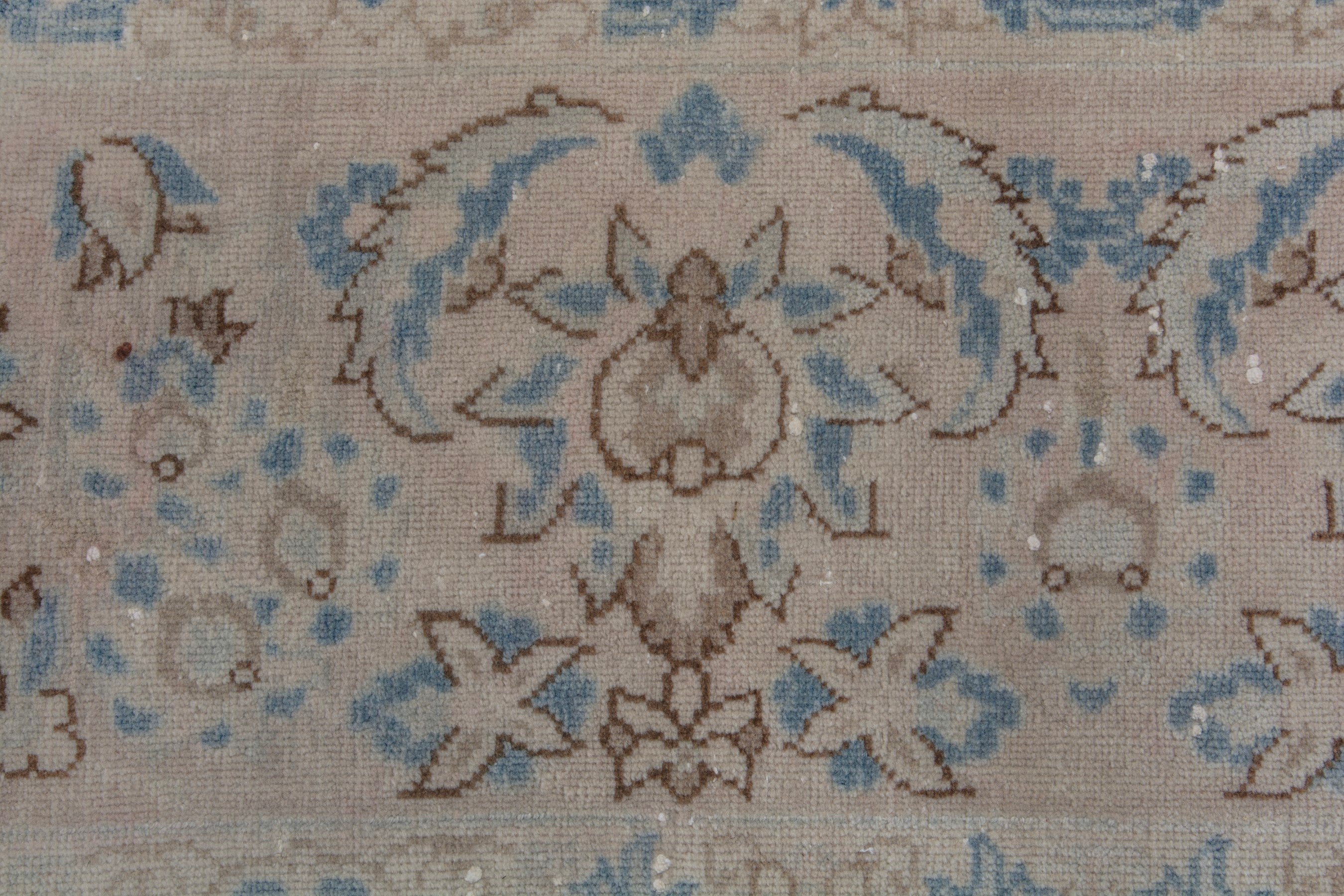 Persian Najafabad oversized rug in cream and denim, view 14 of 20