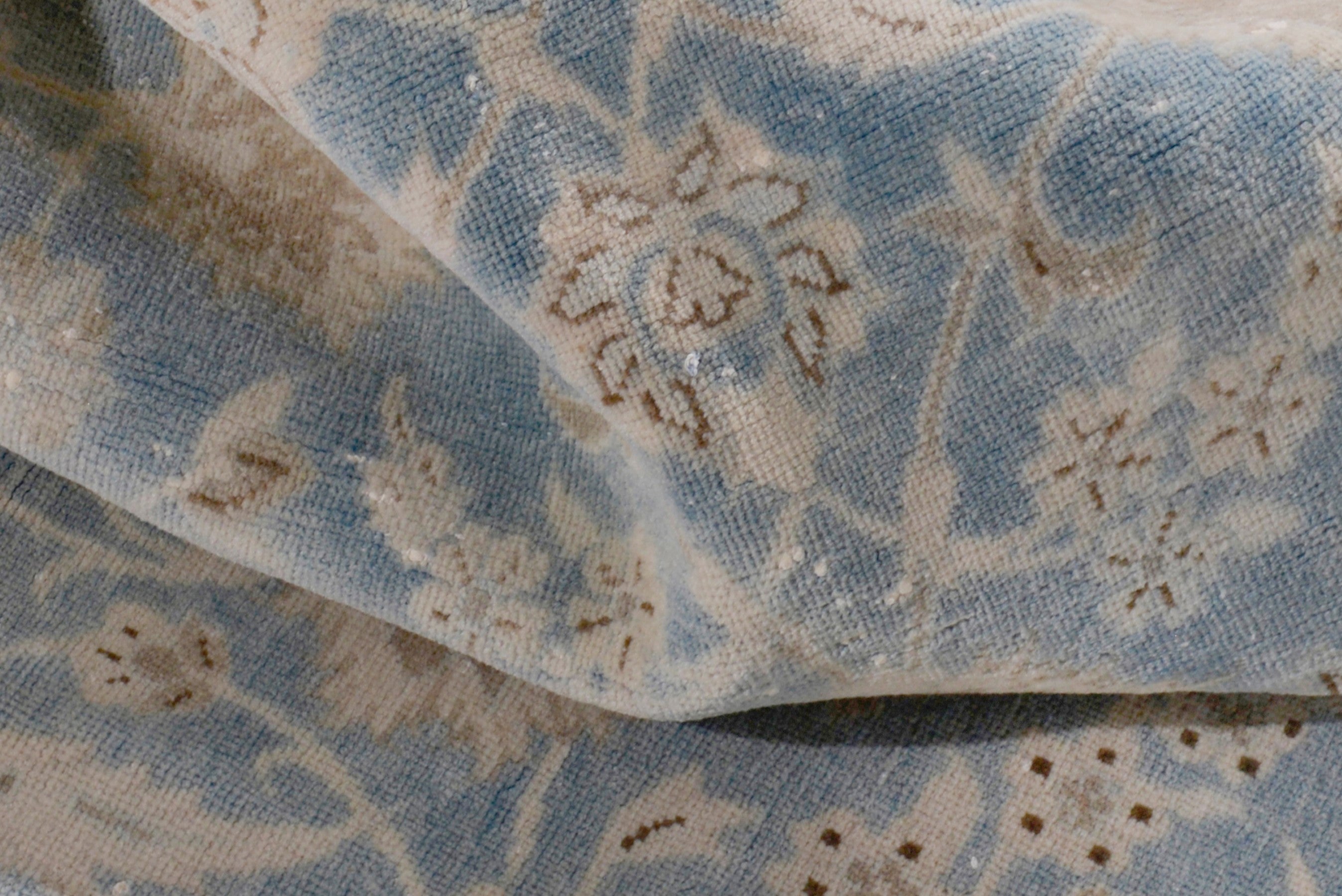 Persian Najafabad oversized rug in cream and denim, view 17 of 20