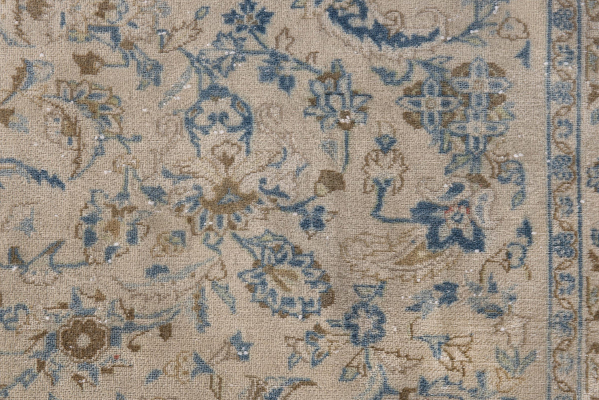2502, Persian Kashan Area Rug