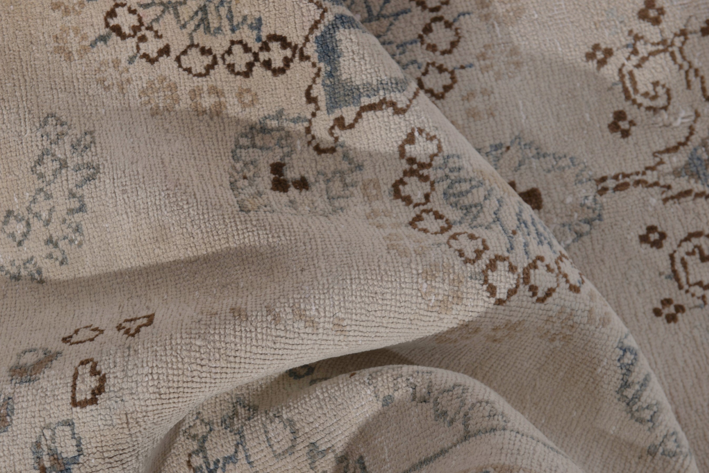 Persian Sabzevar area rug in beige and denim, view 19 of 20